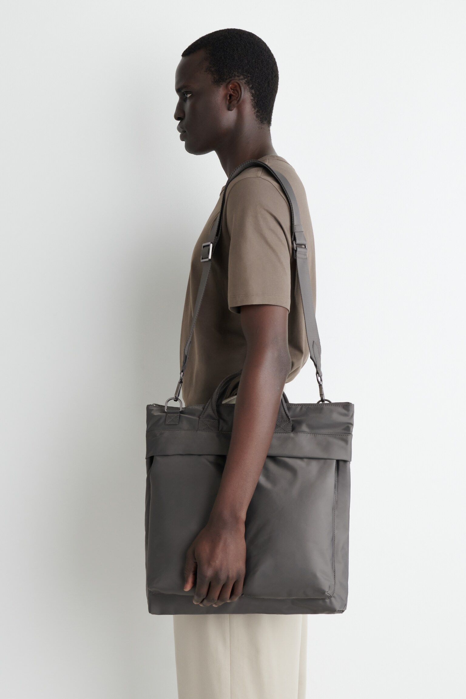 TRANSIT MESSENGER BAG - NYLON - GRAU/SCHWARZ - 4