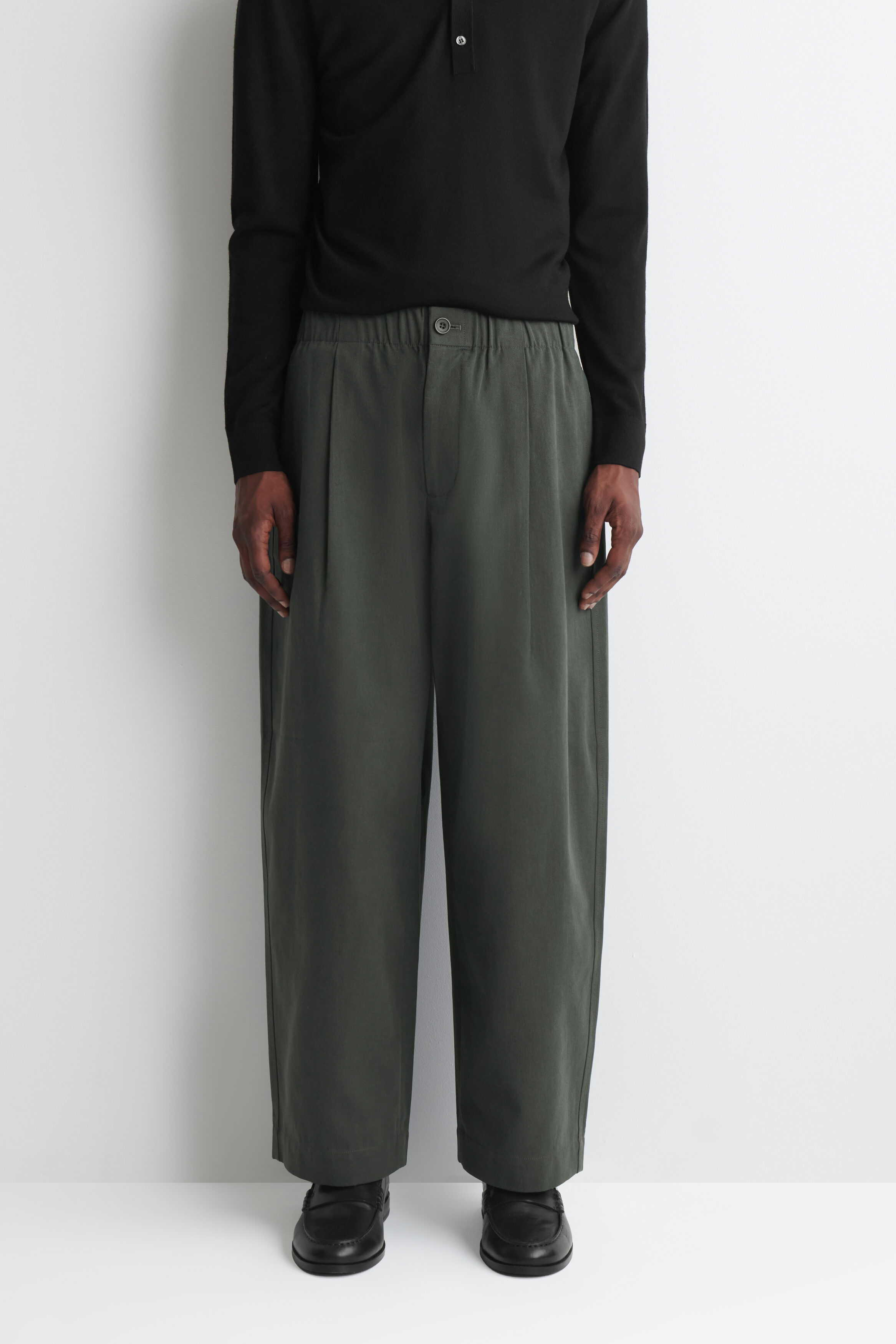 PLEATED RELAXED-FIT BARREL-LEG PANTS - thumbnail 8