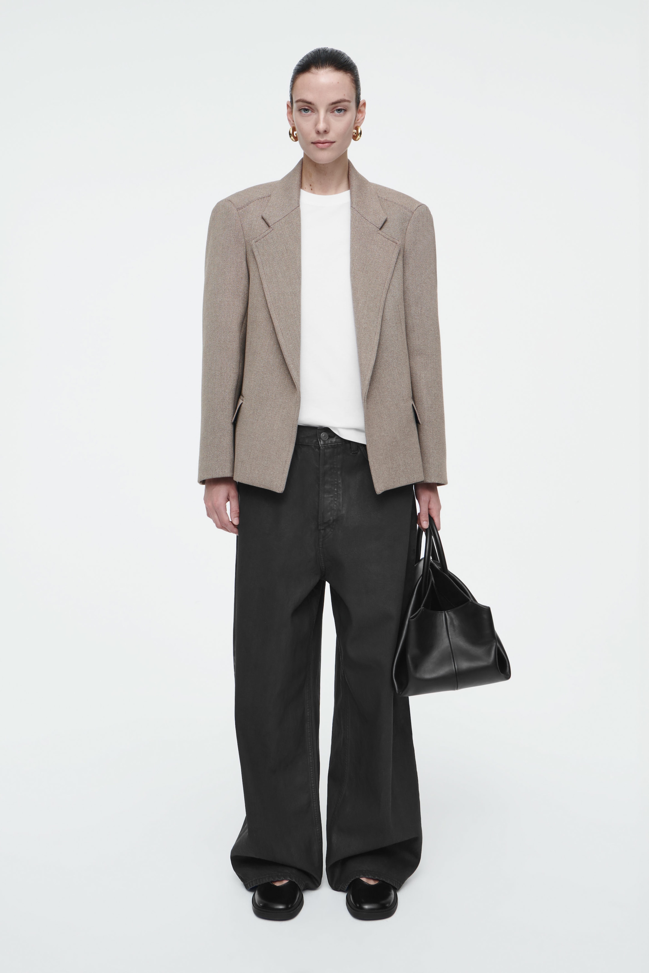 OVERSIZED EXAGGERATED-SHOULDER BLAZER