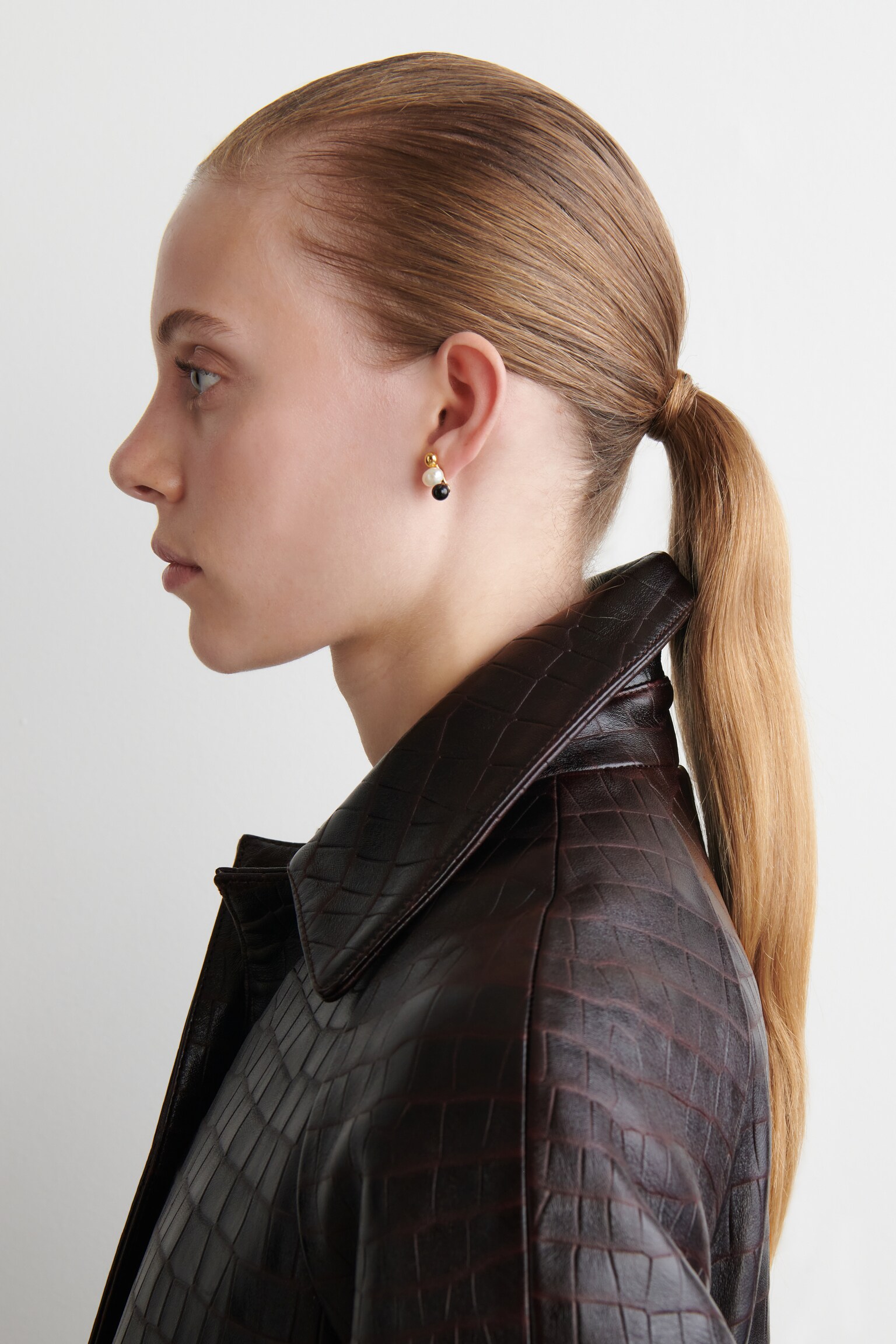 BOUCLES D'OREILLES DÉPAREILLÉES PERLE D'EAU DOUCE - DORÉ / ONYX/ARGENTÉ - 4