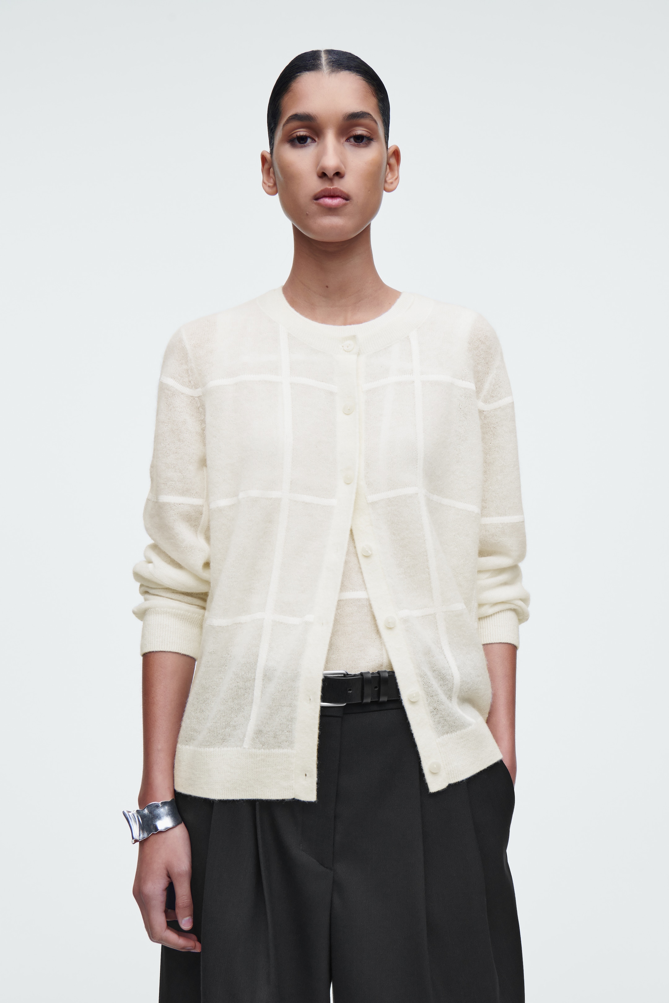 Zobrazit větší obrázek: KARDIGAN S KOSTKOVANÝM VZOREM - SLONOVÁ KOST - ŽENY | H&M CZ 1