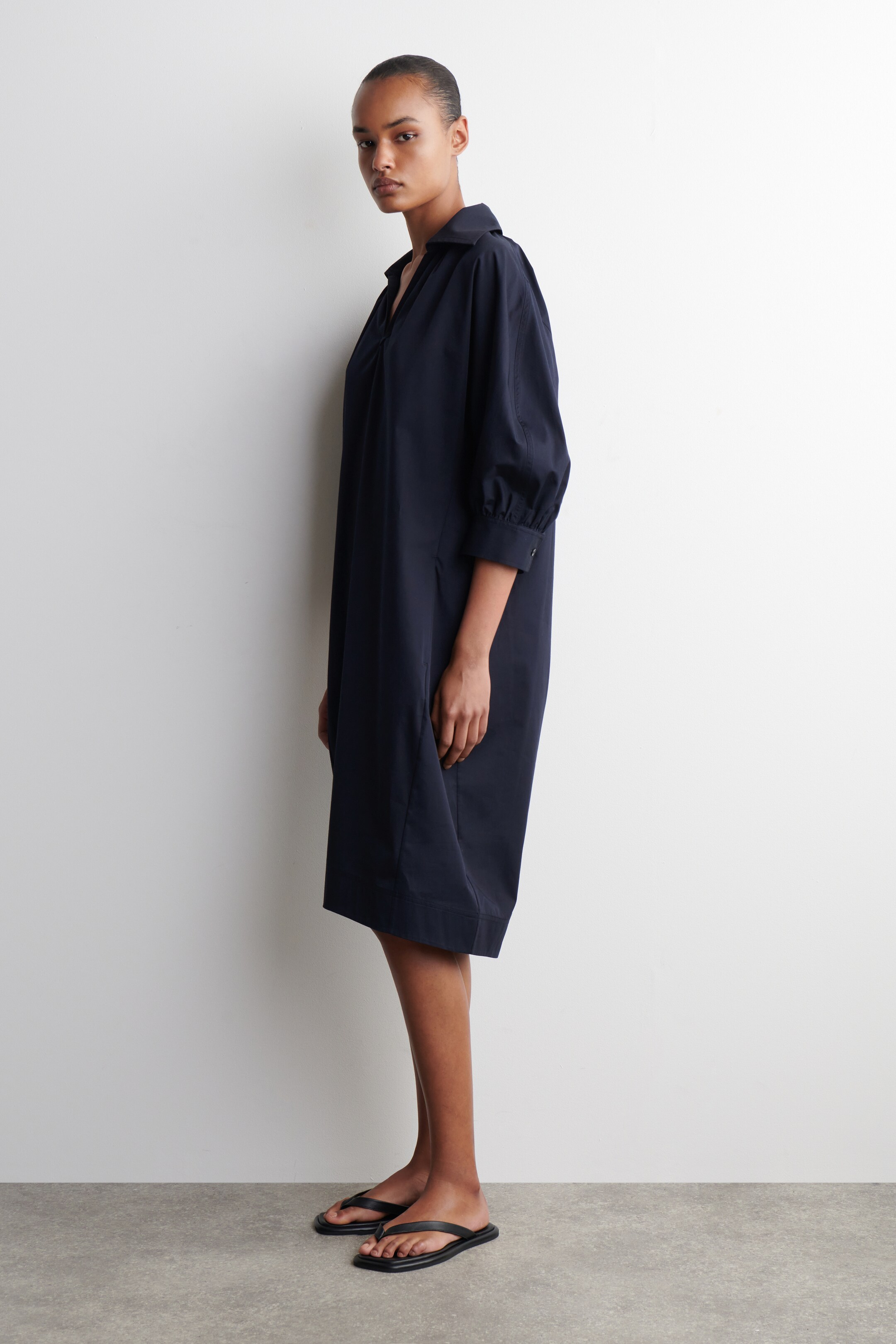 View larger image: GATHERED COTTON MIDI SHIRT DRESS - NAVY - Ladies | H&M GB 2