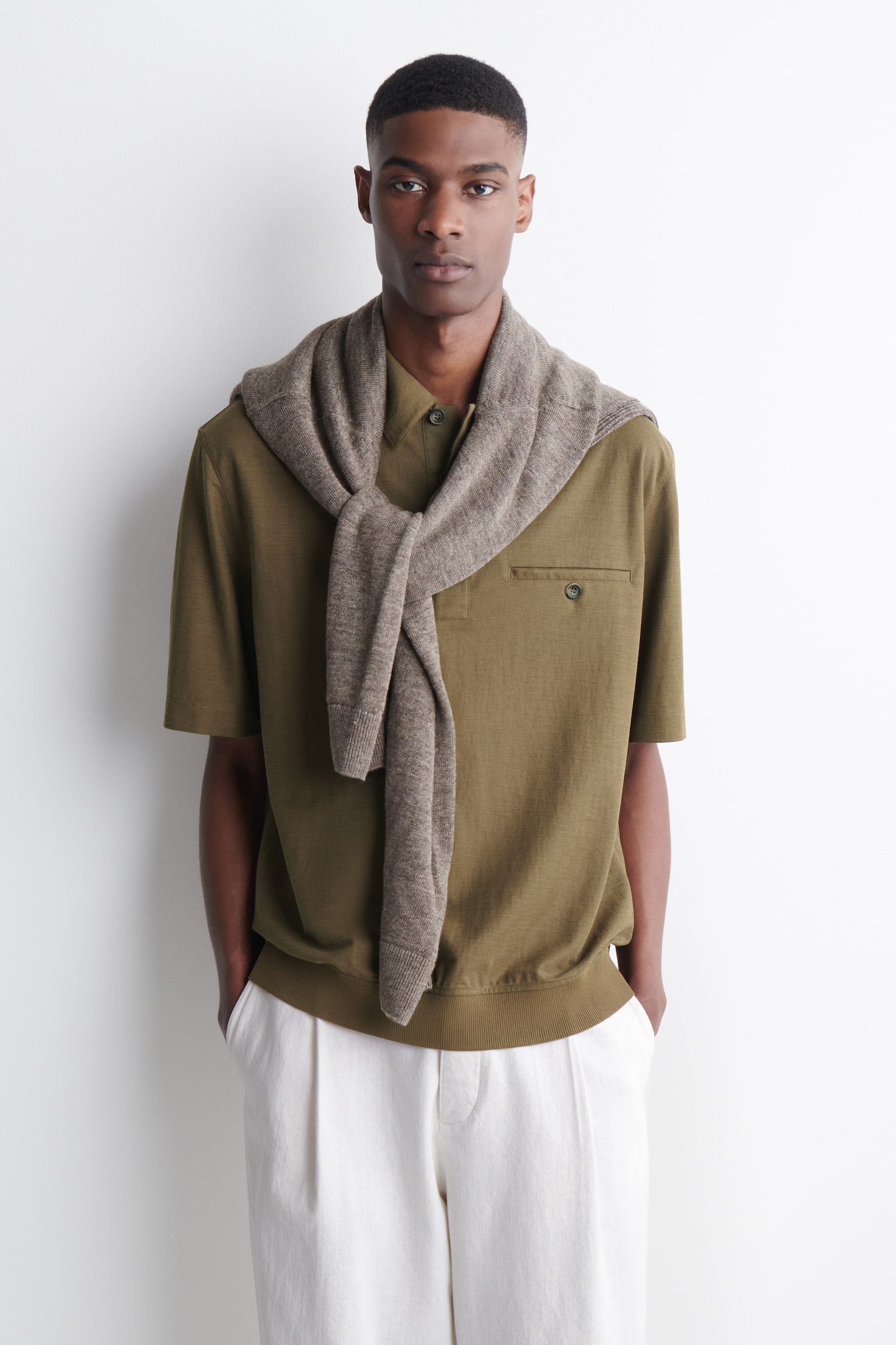 DŻERSEJOWA KOSZULKA POLO O LUŹNYM KROJU - CIEMNY KHAKI/NIEBIESKI - 1