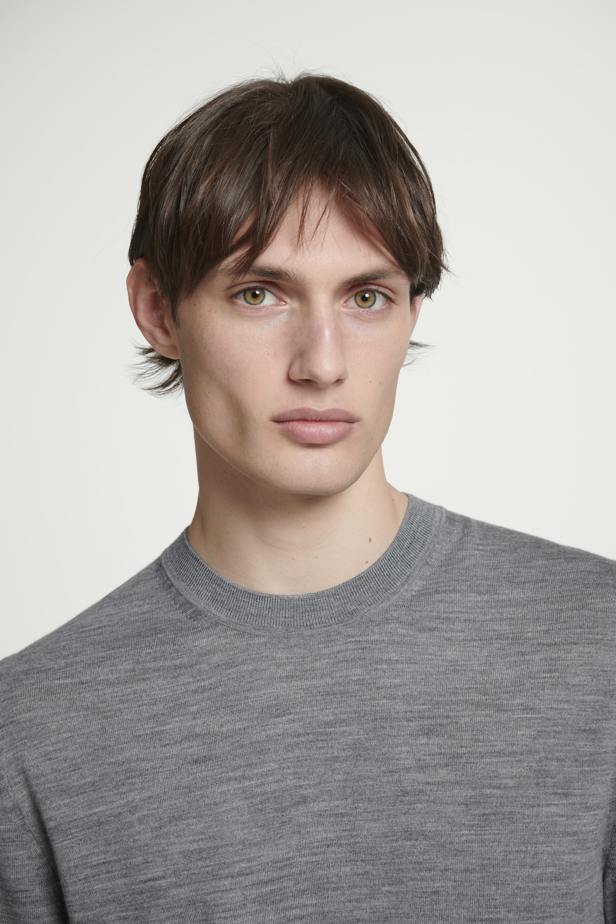 Größeres Bild ansehen: SCHMALES STRICK-T-SHIRT AUS MERINOWOLLE - GRAU MELIERT - Men | H&M DE 6