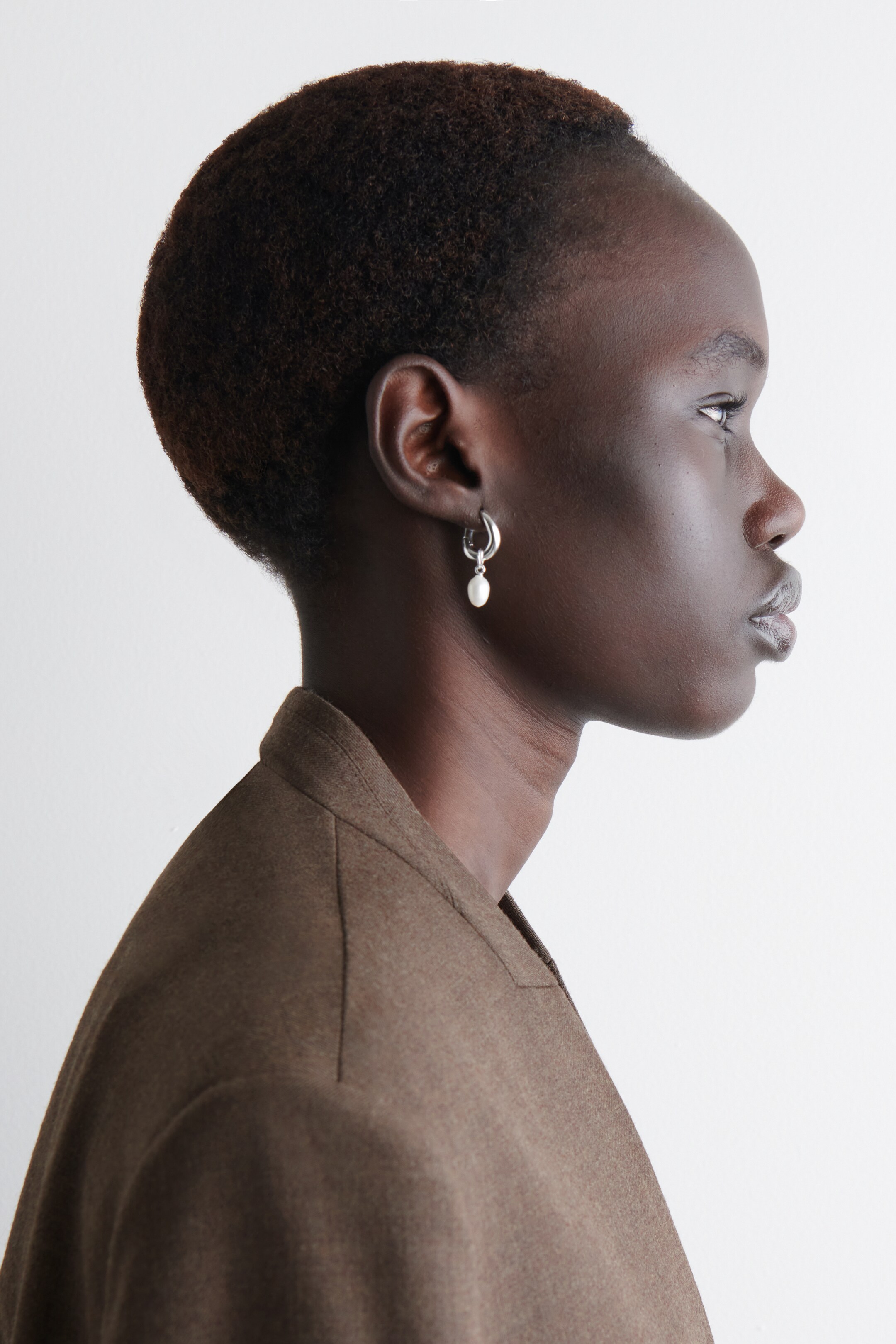 Grotere afbeelding bekijken: ONGELIJKE ZOETWATERPAREL OORBELLEN - ZILVER - DAMES | H&M NL 3