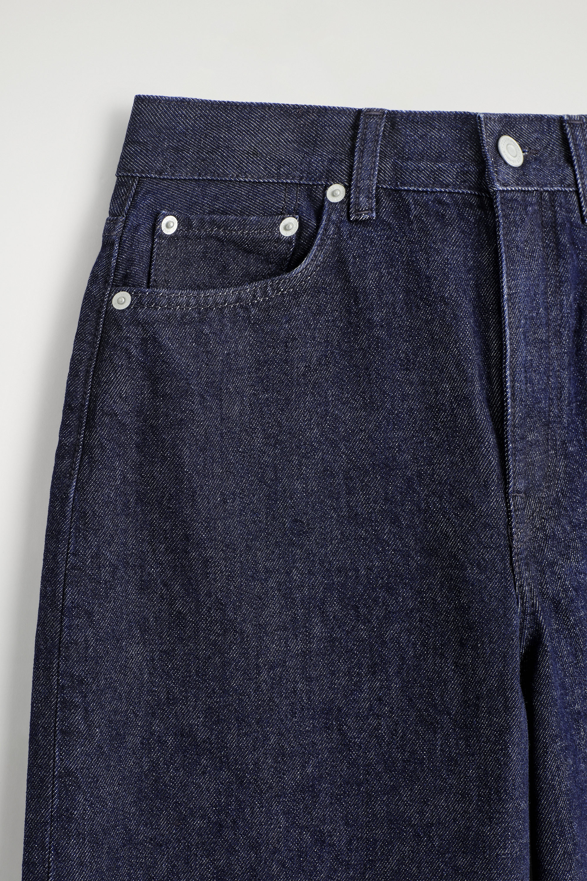 COS ダイアルワイドレッグジーンズ ダークブルー 25 DIAL WIDE-LEG JEANS - DARK BLUE | COS US