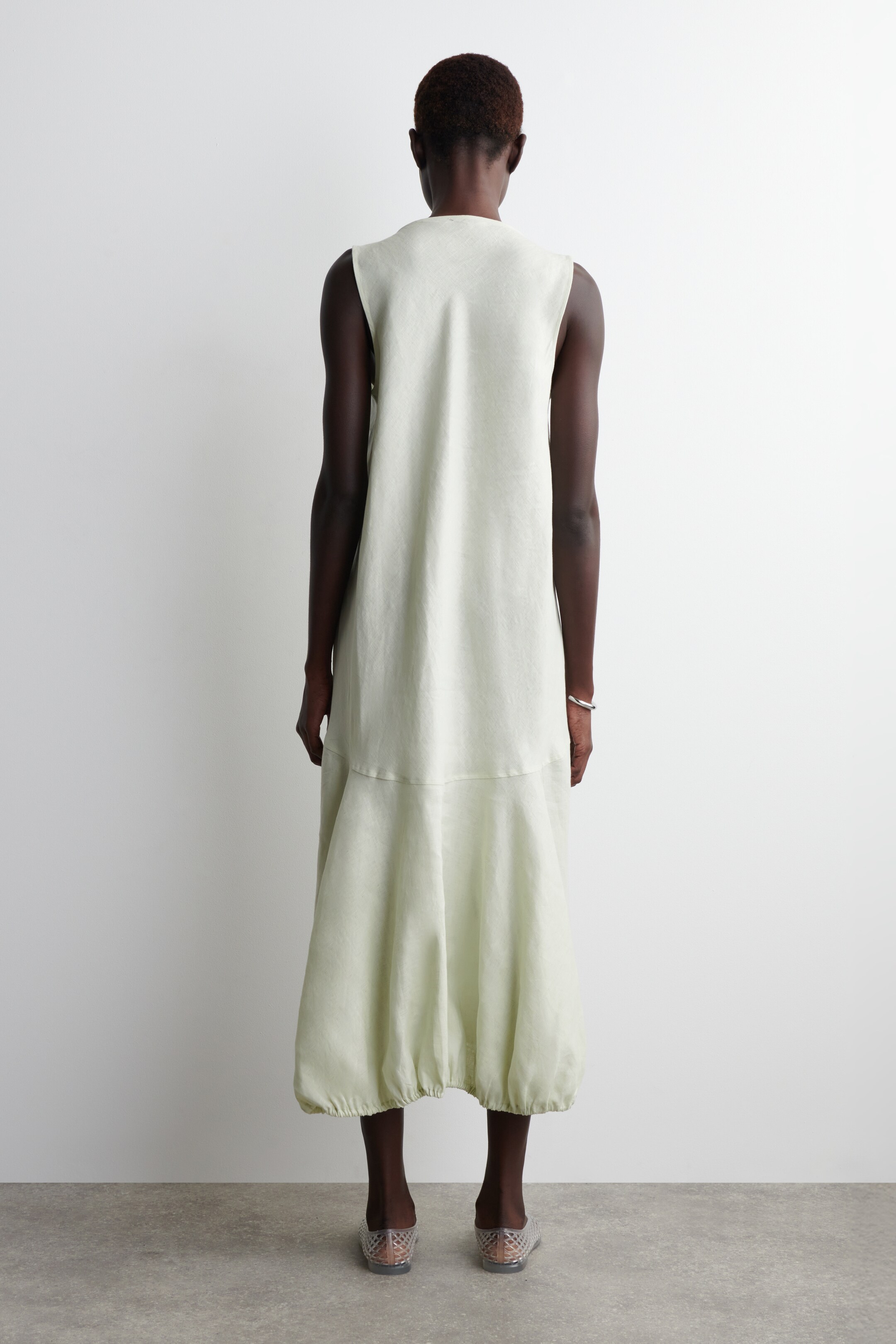 Grösseres Bild ansehen: MAXIKLEID AUS LEINEN MIT ELASTISCHEM SAUM - HELLGRÜN - DAMEN | H&M CH 3