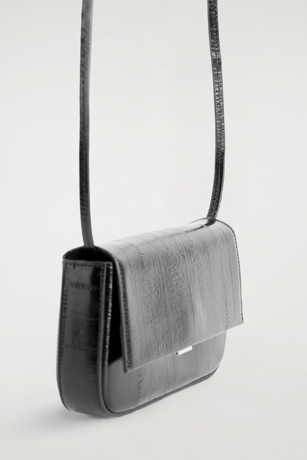 PARQUET SHOULDER BAG - EEL-EFFECT LEATHER — BLACK / EEL EFFECT