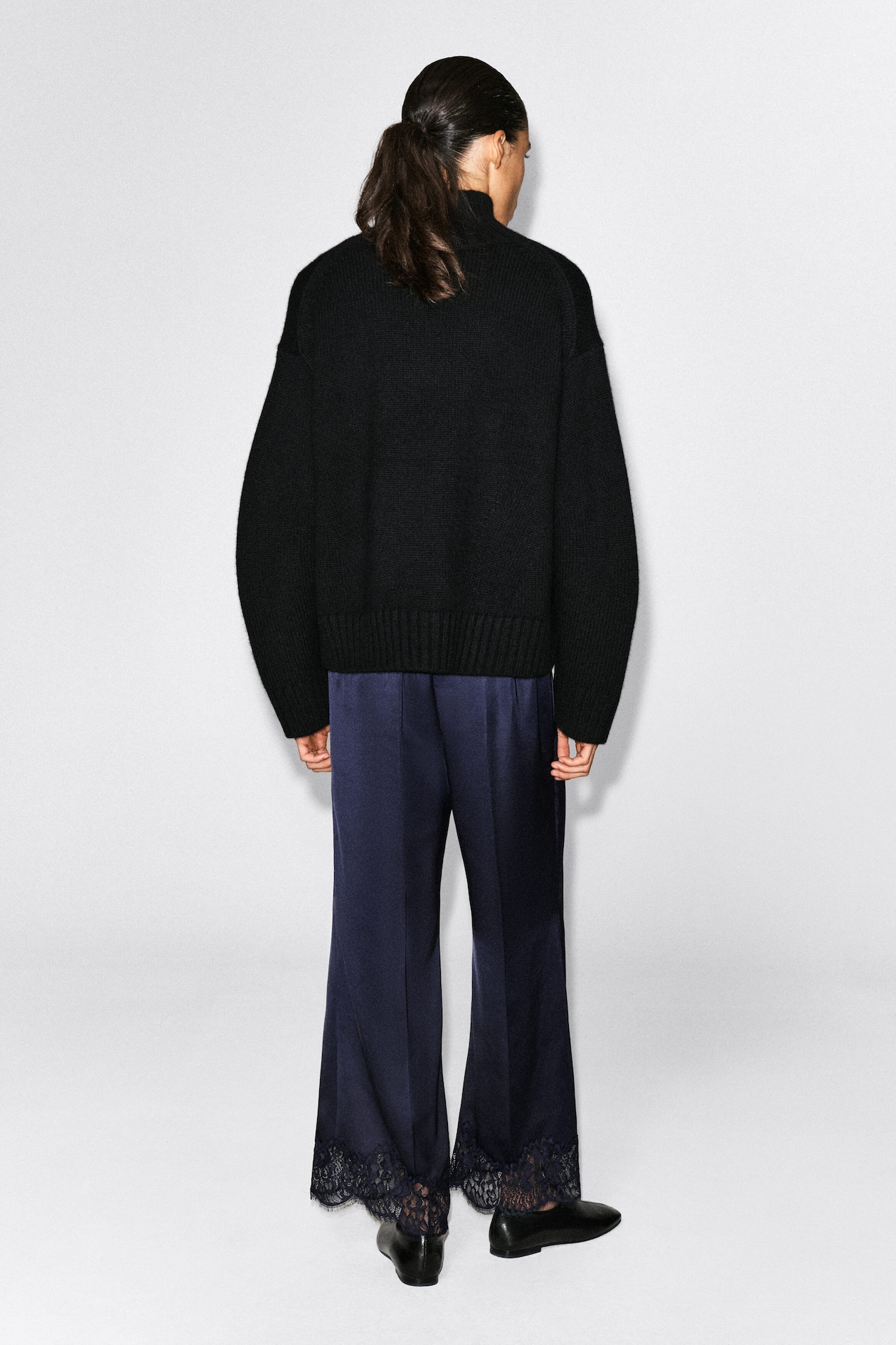 LACE-TRIMMED SATIN PANTS — NAVY