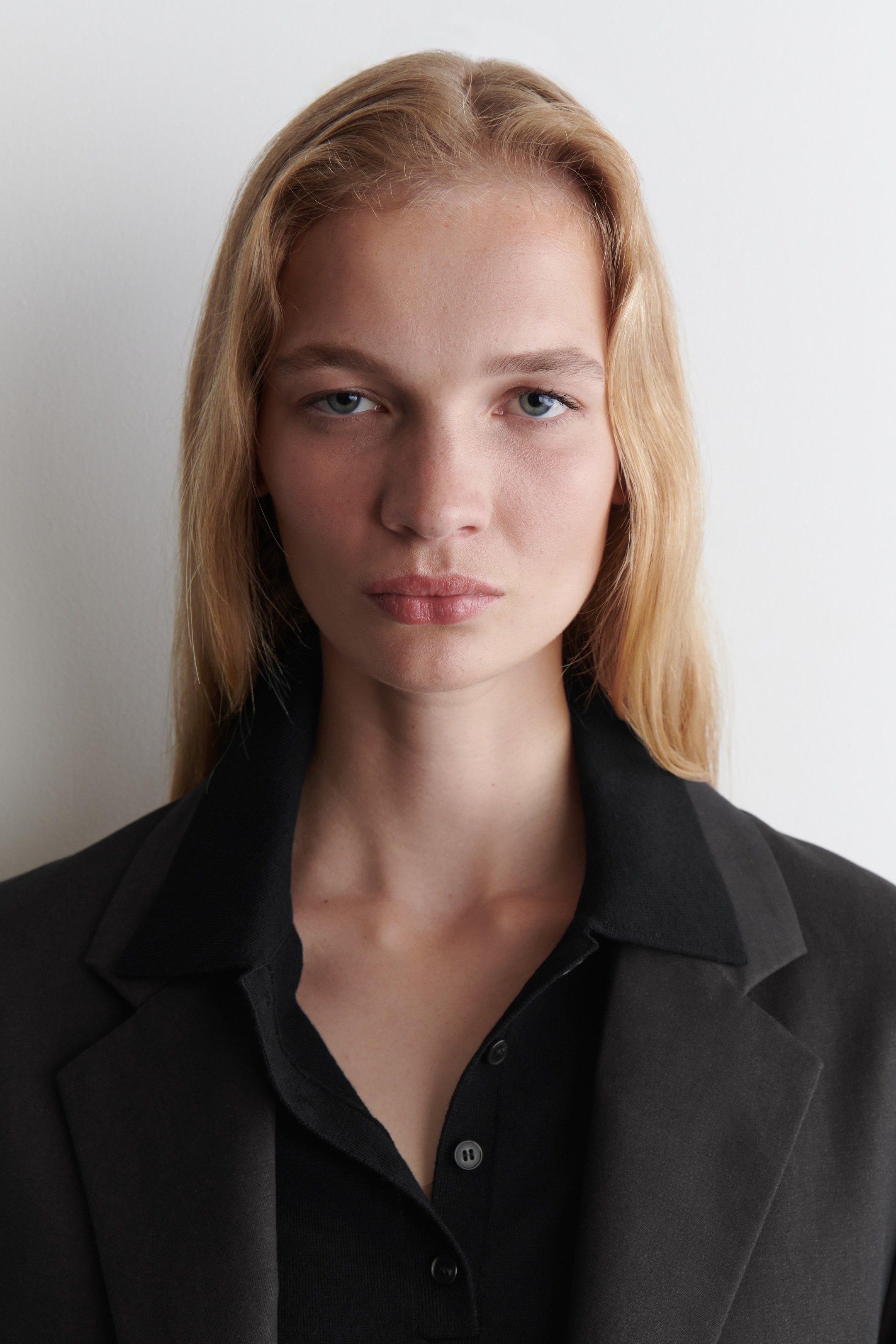 Ingrandisci l'immagine: MERINO WOOL POLO JUMPER - BLACK - DONNA | H&M CH 5