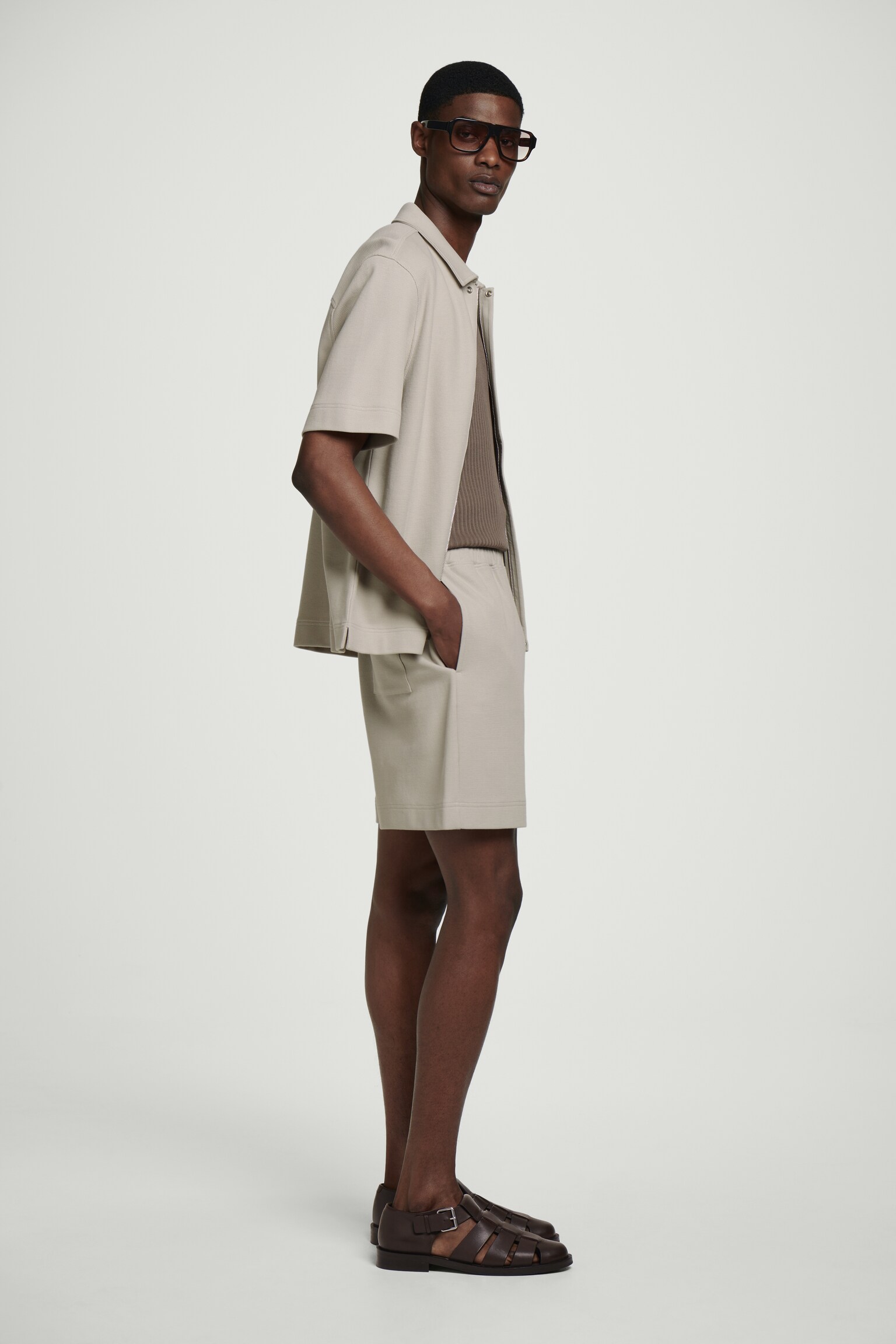 PANTALÓN CORTO DE ALGODÓN CON TEXTURA - TOPO CLARO/NEGRO - 5