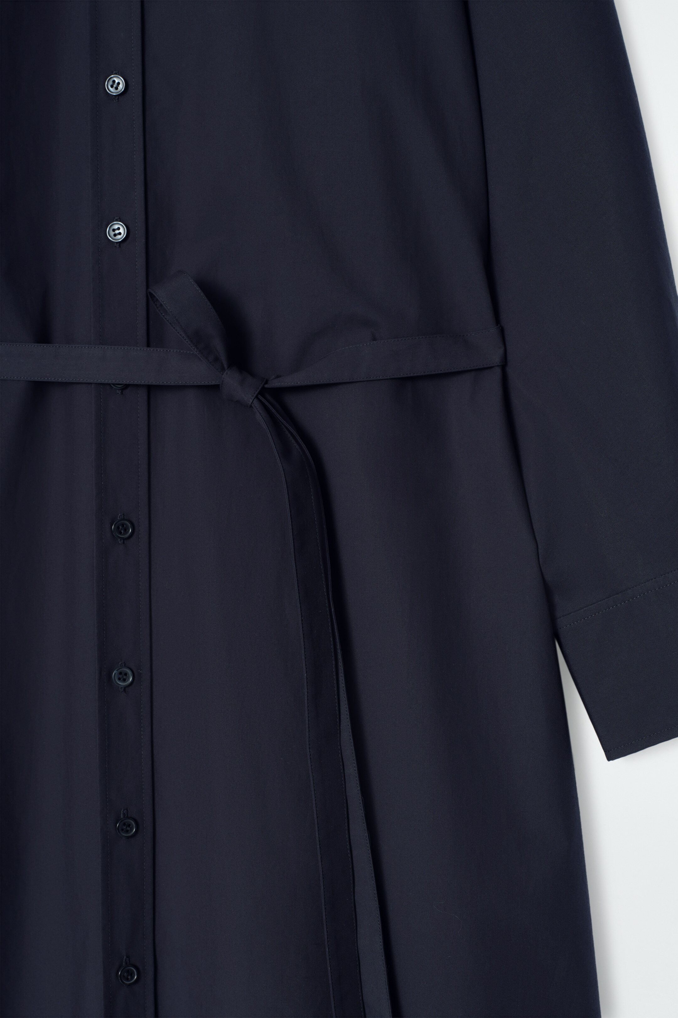 Vezi imaginea mai mare: ROCHIE CĂMAȘĂ RELAXATĂ DIN BUMBAC - BLEUMARIN - FEMEI | H&M RO 7