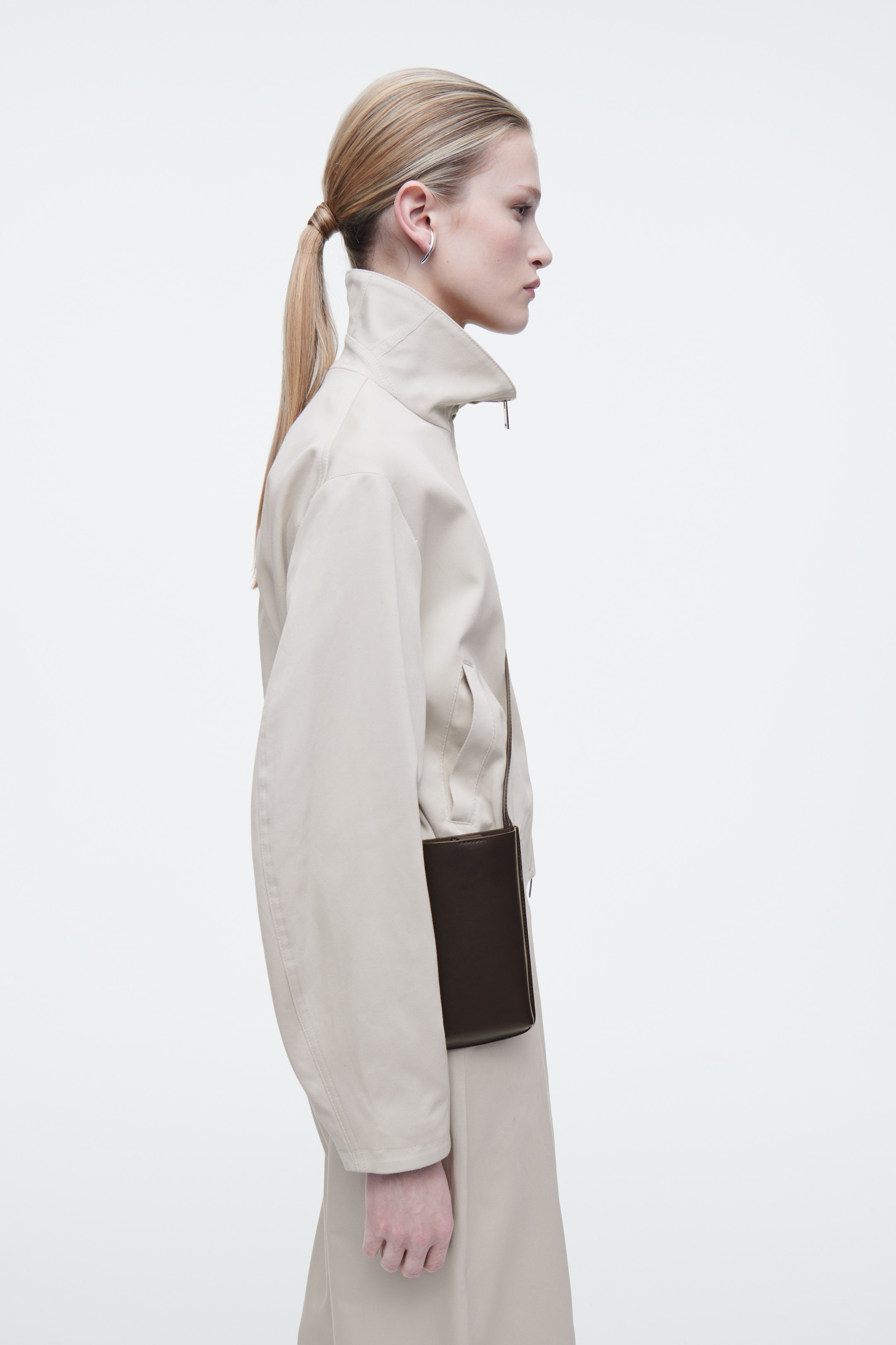 Ingrandisci l'immagine: CROSSBODY PHONE POUCH - LEATHER - CHESTNUT - DONNA | H&M CH 1