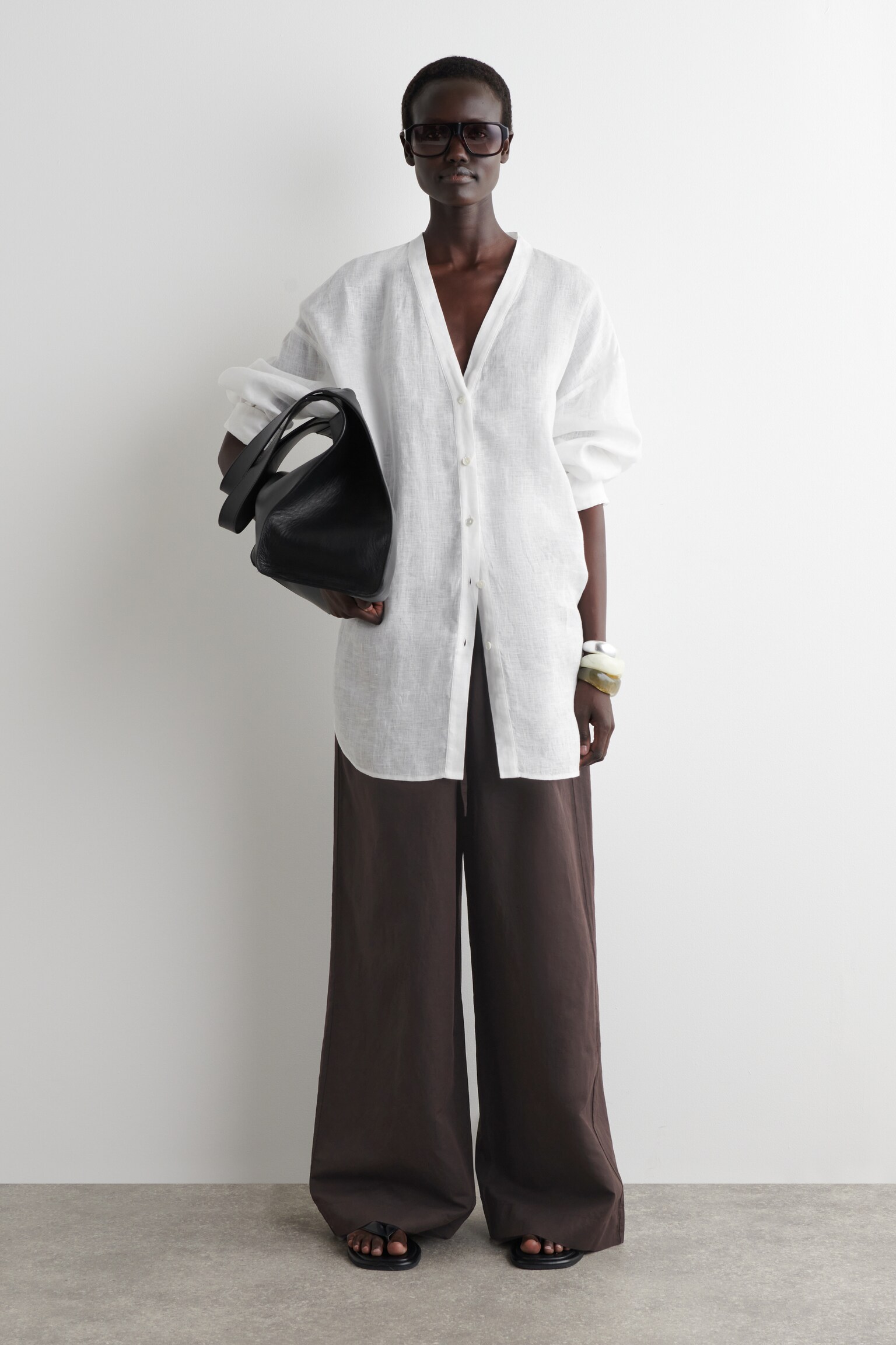 OVERSIZED LINEN V-NECK SHIRT - WHITE - 7