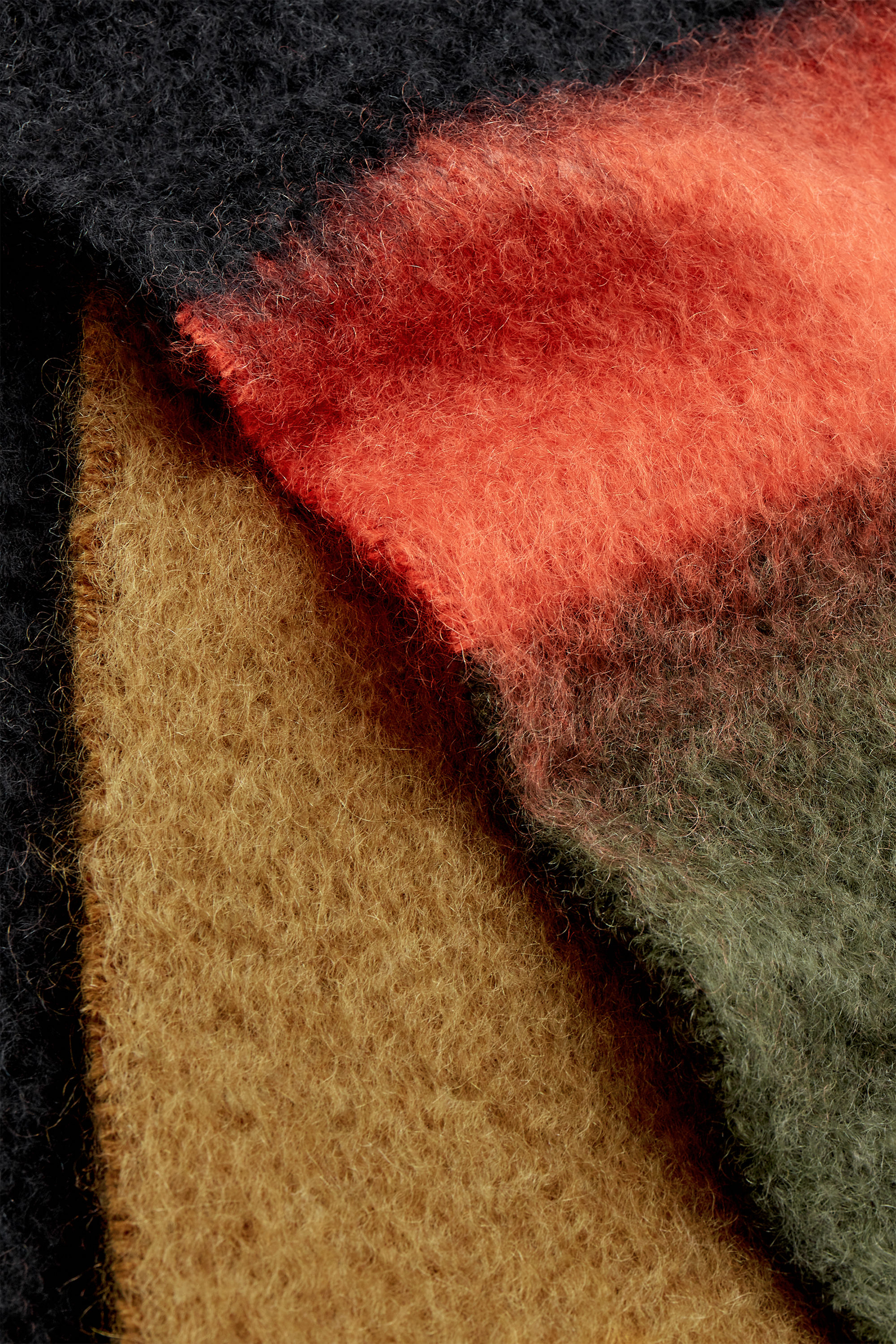 COLOR-BLOCK MOHAIR SCARF - ORANGE / STRIPED | COS US