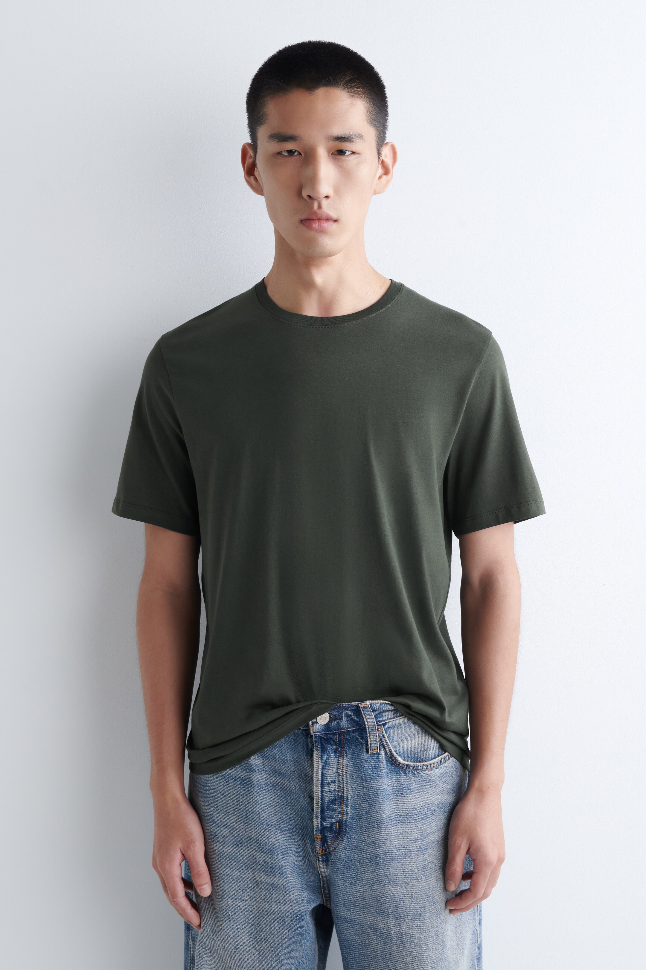 View larger image: 3-PACK COTTON CREW-NECK T-SHIRTS - NAVY / DARK RED / GREEN - Men | H&M GB 4