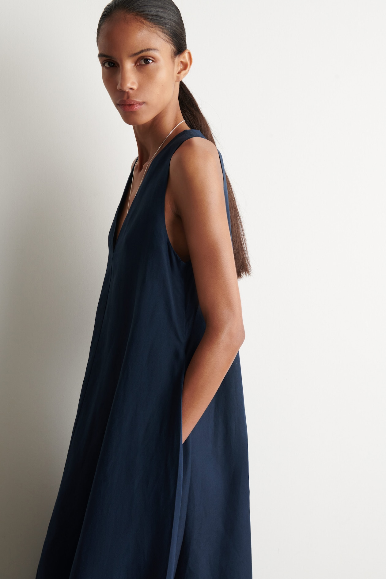 A-LINE LINEN-BLEND MAXI DRESS — NAVY