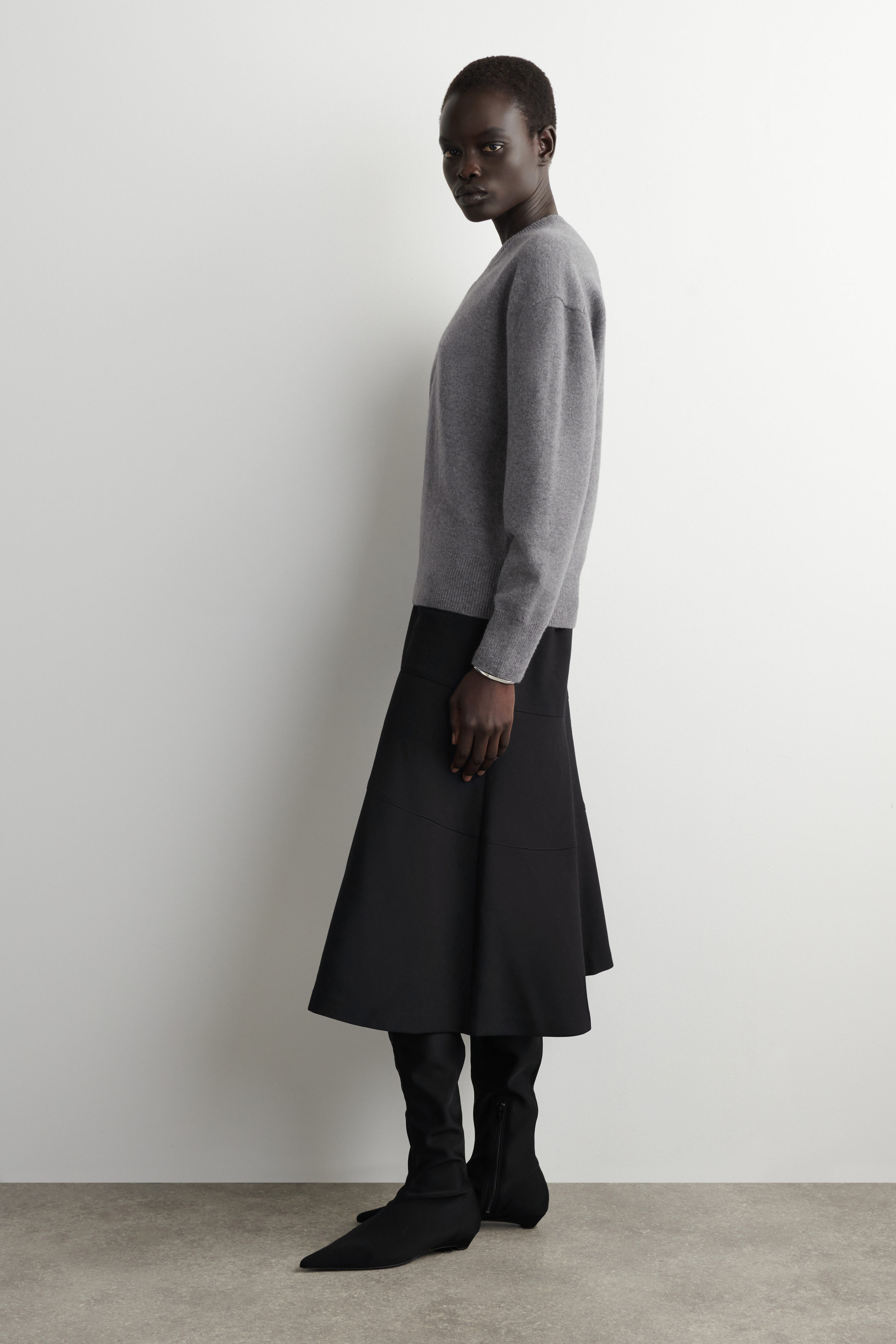 COS（コス） ウール100% Vネックカーディガン グレー EUR XS COLOUR-BLOCK WOOL V-NECK CARDIGAN カラーブロックウールVネック