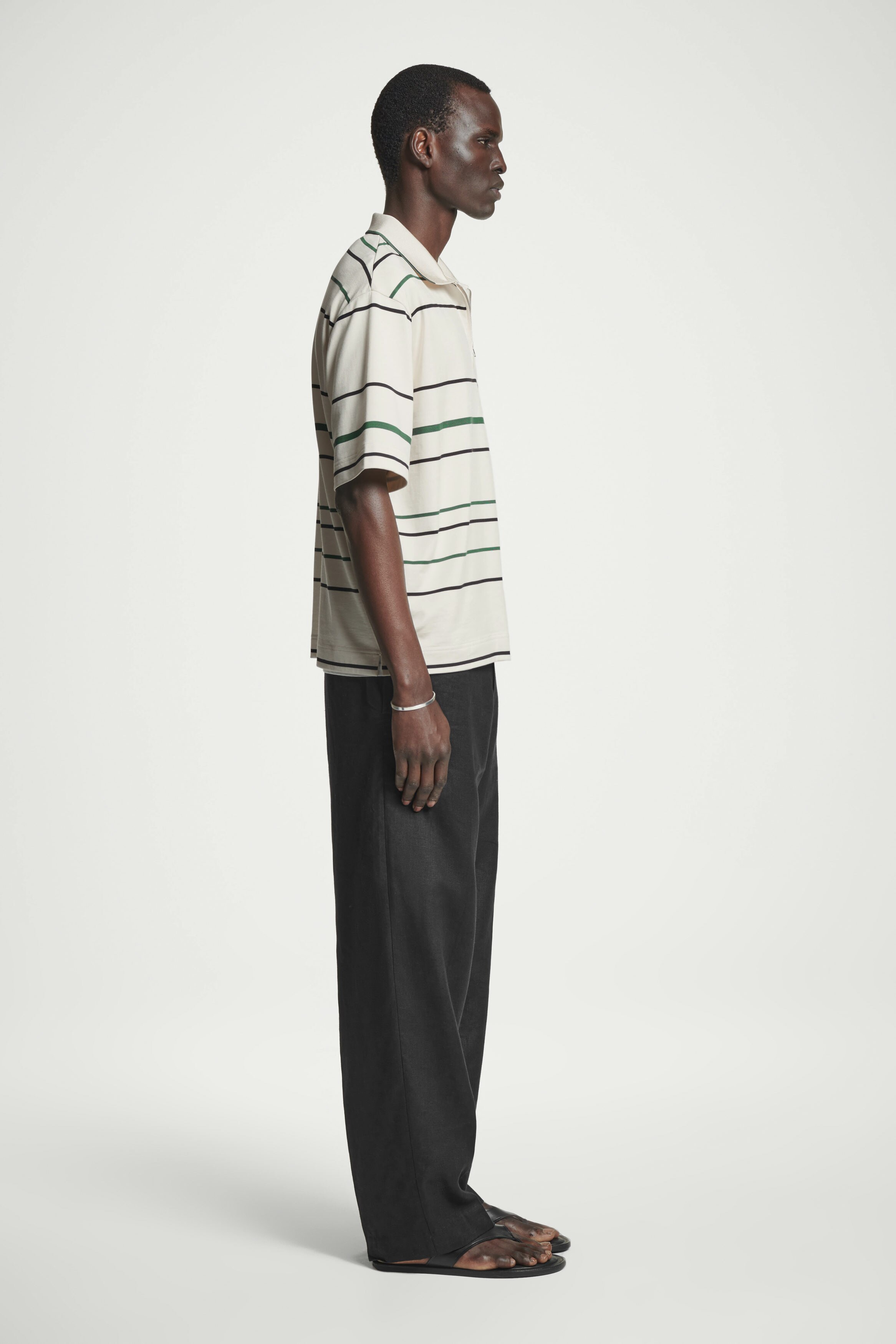 “COS MEN” ハーフジップポロシャツ Ecru/Striped STRIPED HALF-ZIP POLO SHIRT - ECRU / STRIPED | COS