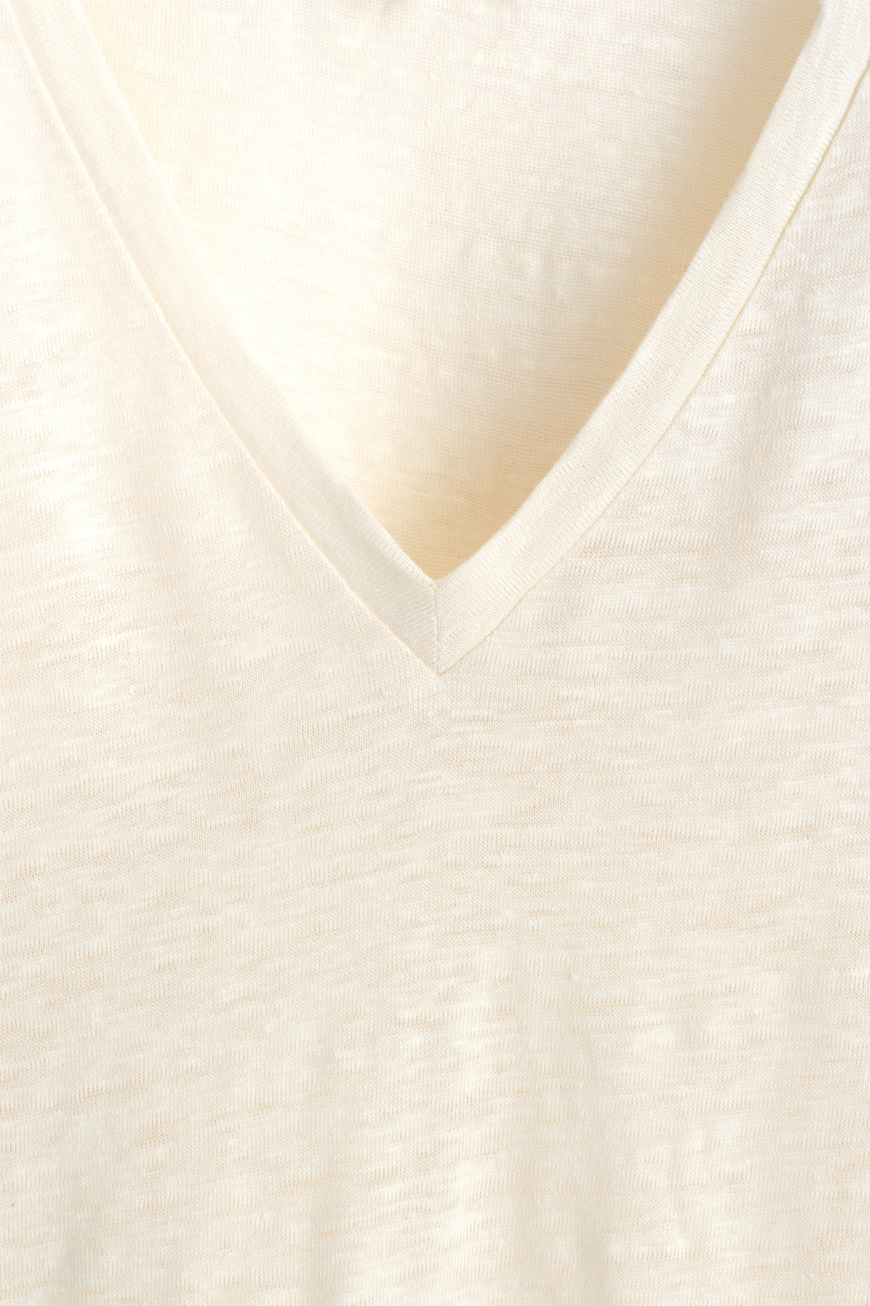 V-NECK LINEN T-SHIRT — IVORY