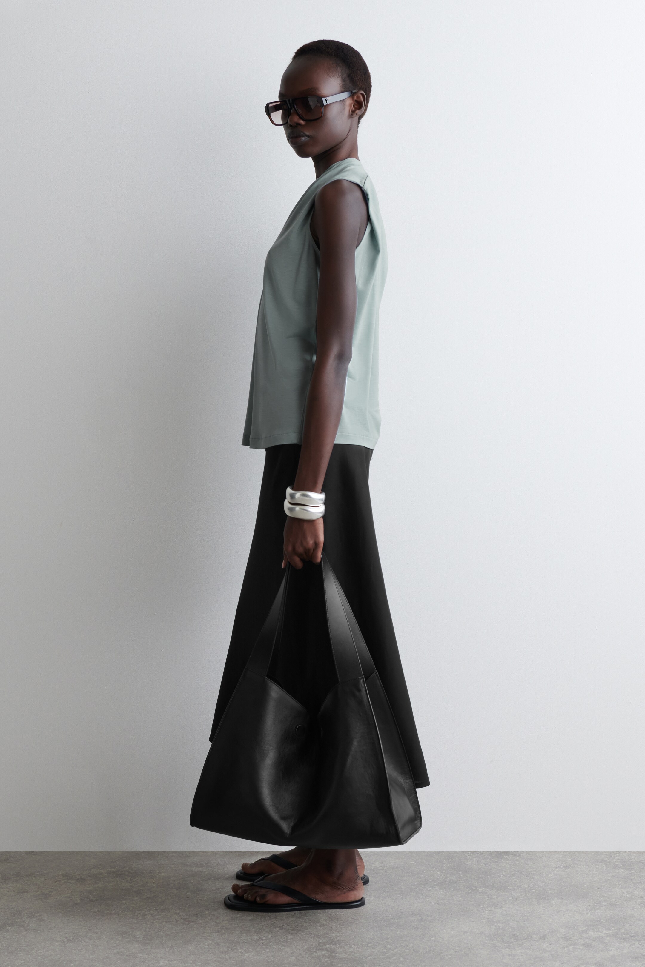 Visualizza immagine più grande: TOP CON SCOLLO A V DRAPPEGGIATO - AZZURRO - DONNA | H&M IT 5