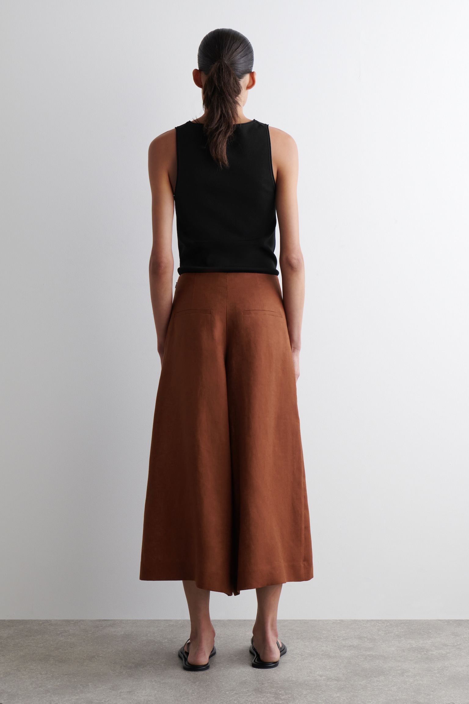 PANTALONI CROPPED A GAMBA LARGA IN LINO - ROSSO SCURO - 4