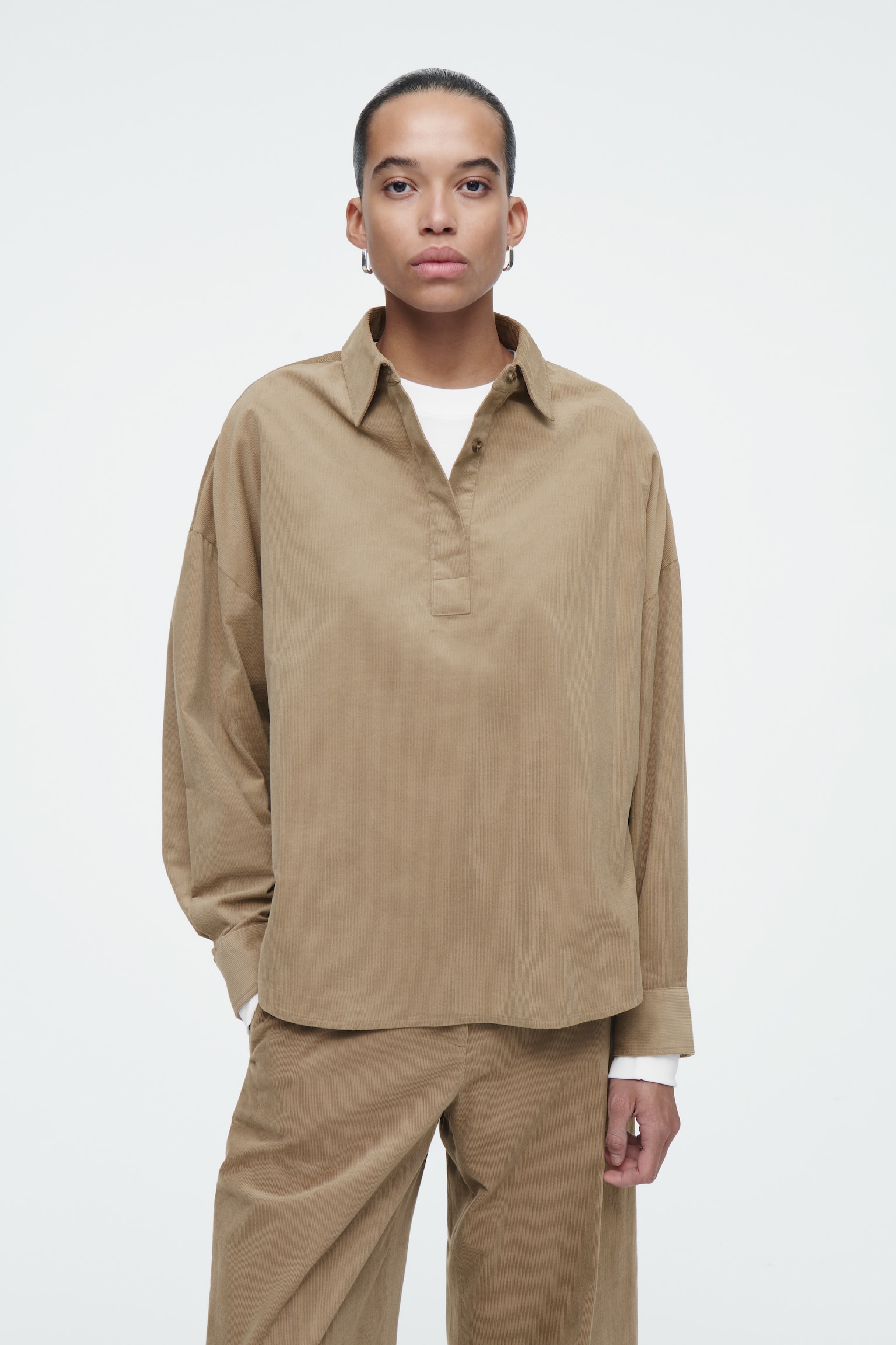 RELAXED CORDUROY HALF-PLACKET SHIRT - BEIGE/BLACK