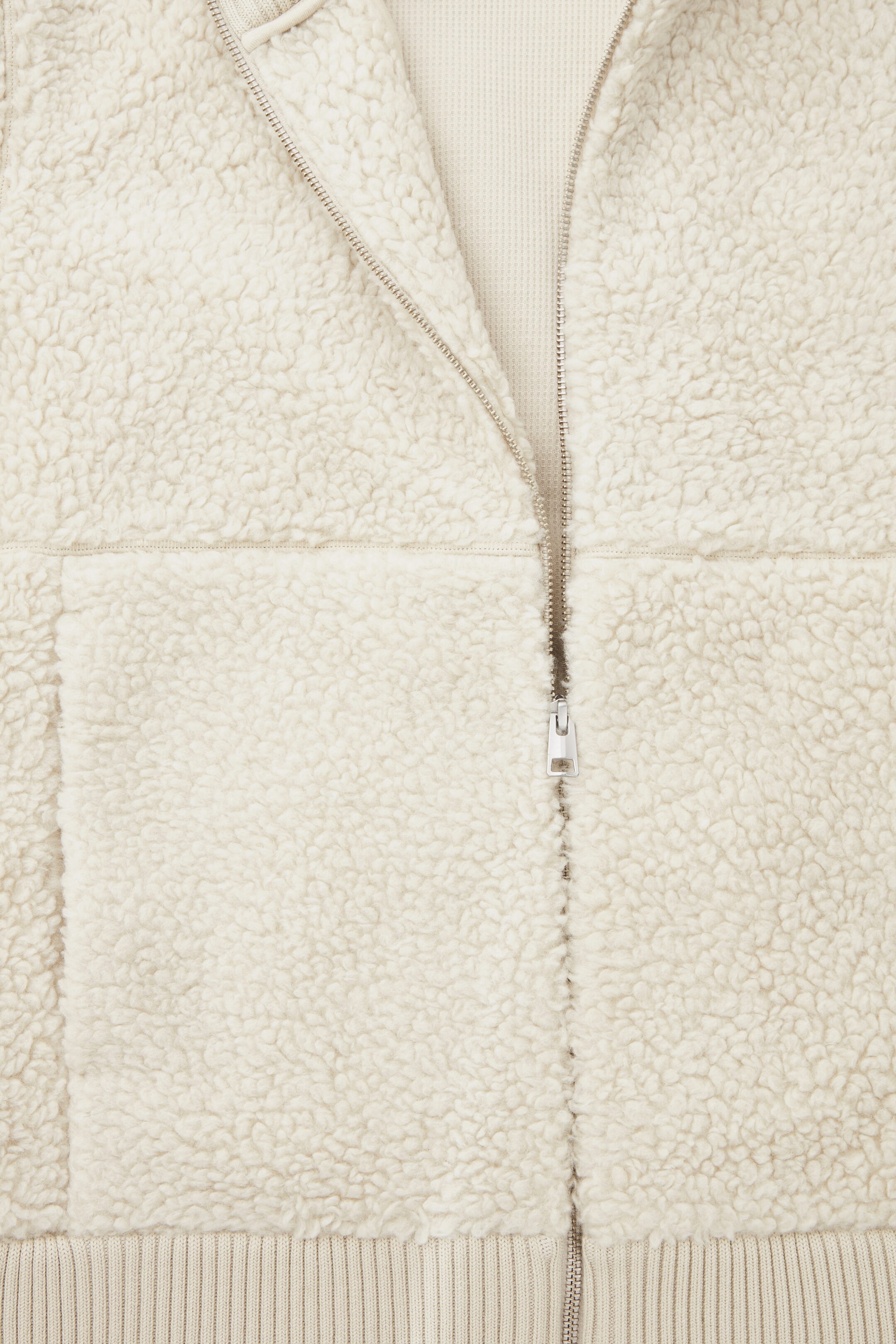 StillMedia/DescriptiveDetail