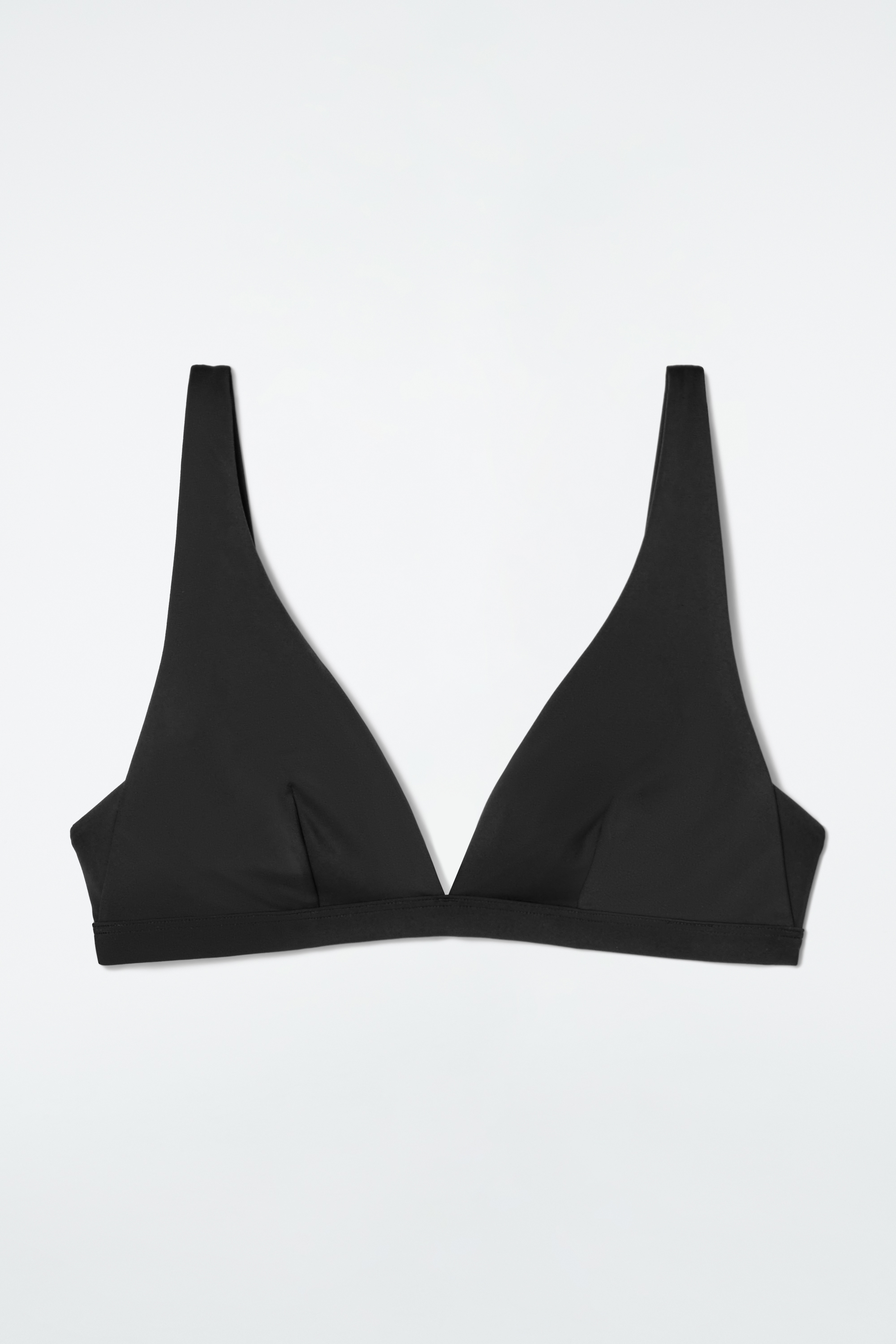 BIKINITOP MET HOGE CUPS - ZWART