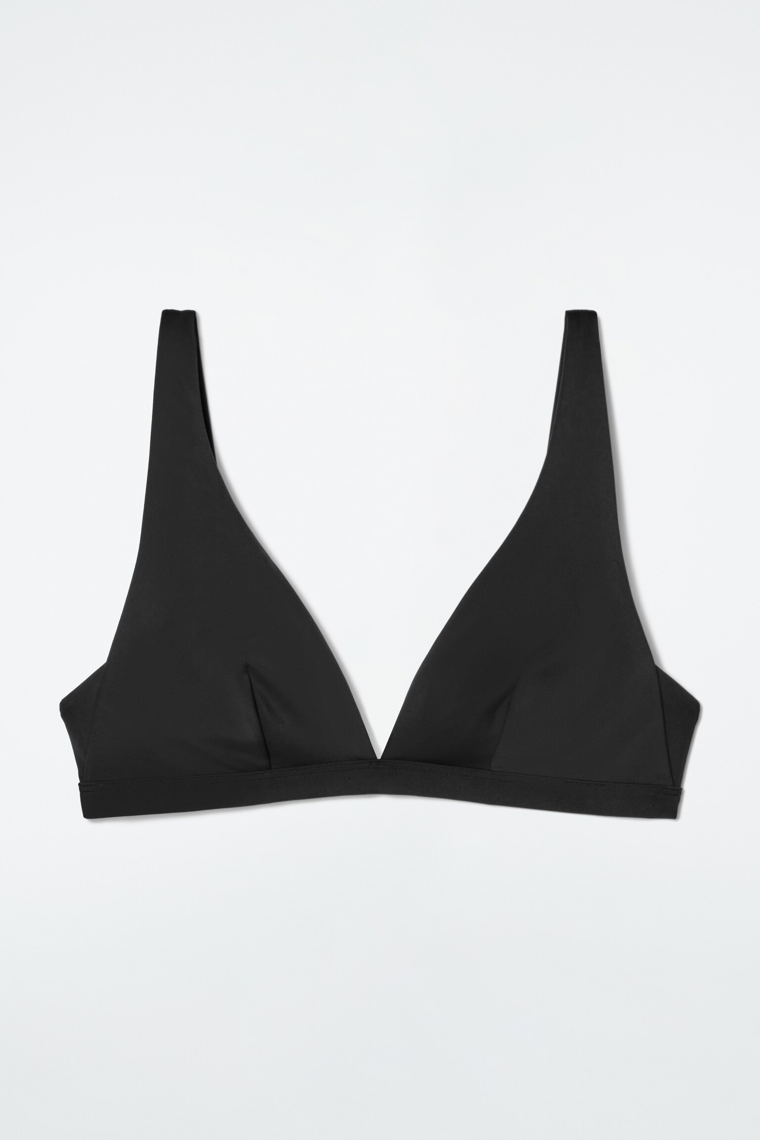 TOP DE BIKINI ESTILO TRIÁNGULO - NEGRO - 2