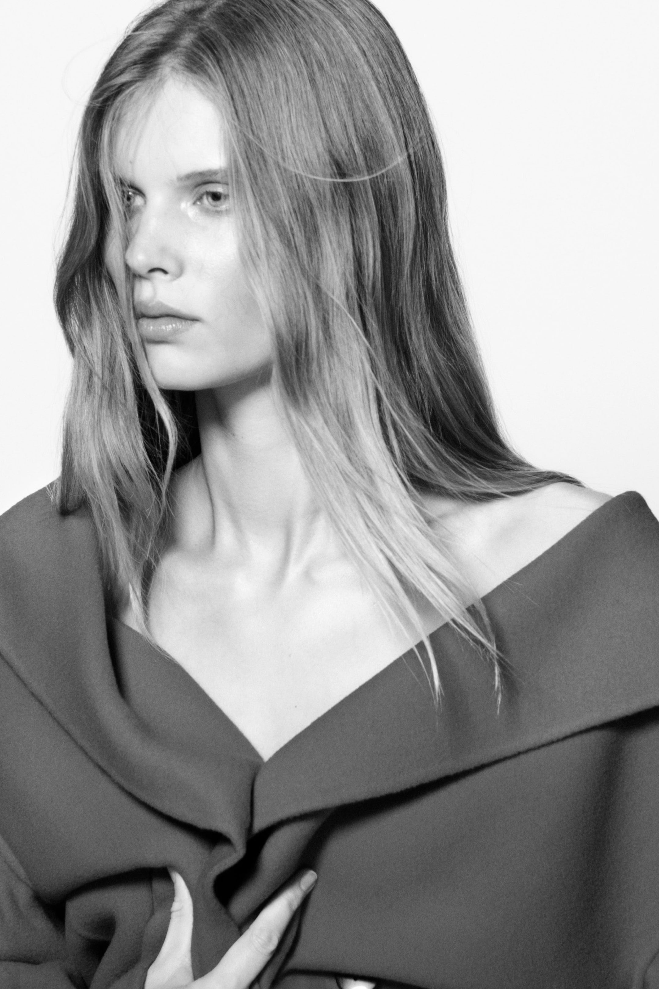 OVERSIZED DOUBLE-BREASTED WOOL COAT