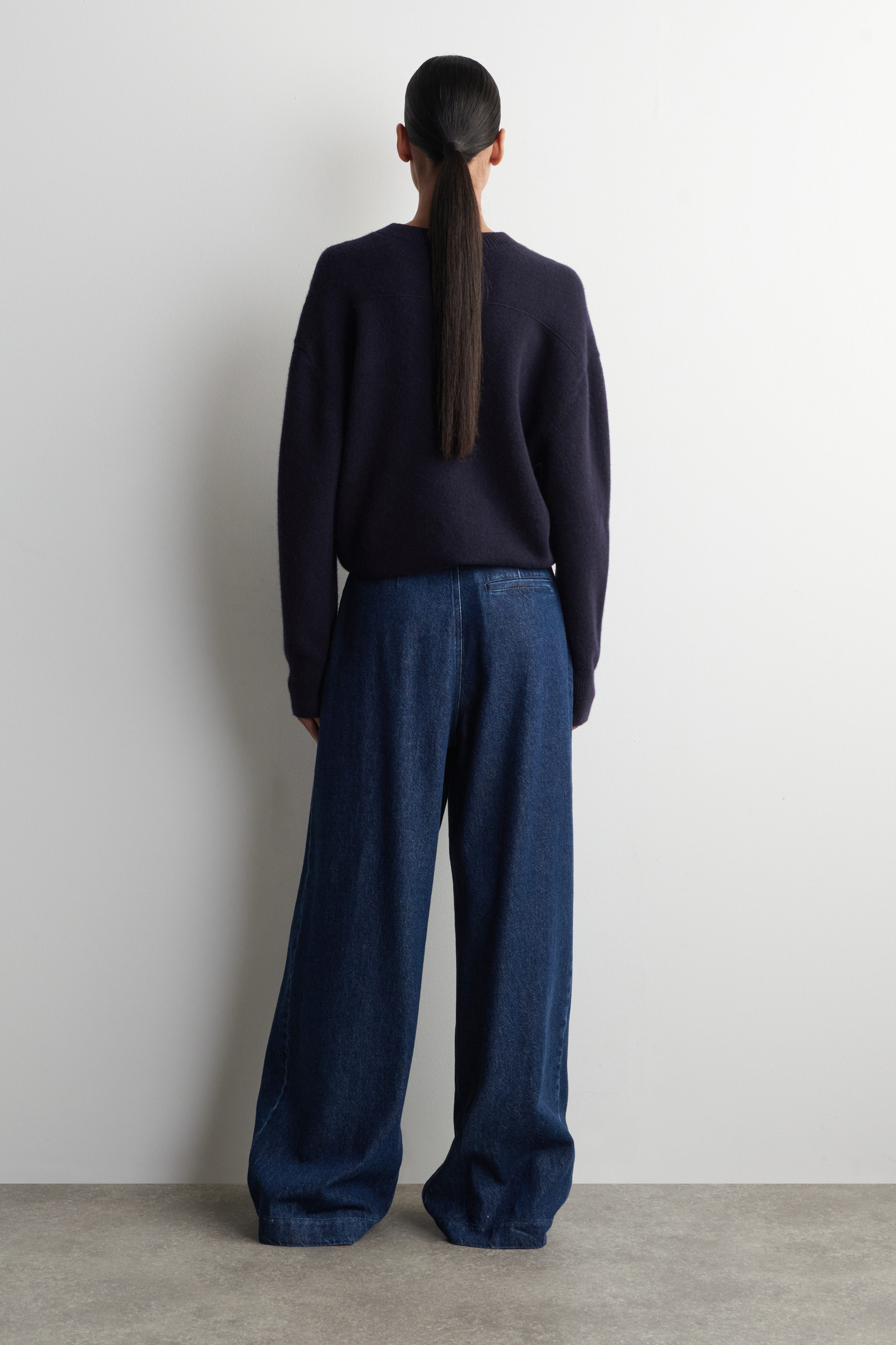 PLEATED WIDE-LEG DENIM PANTS - DARK BLUE | COS US