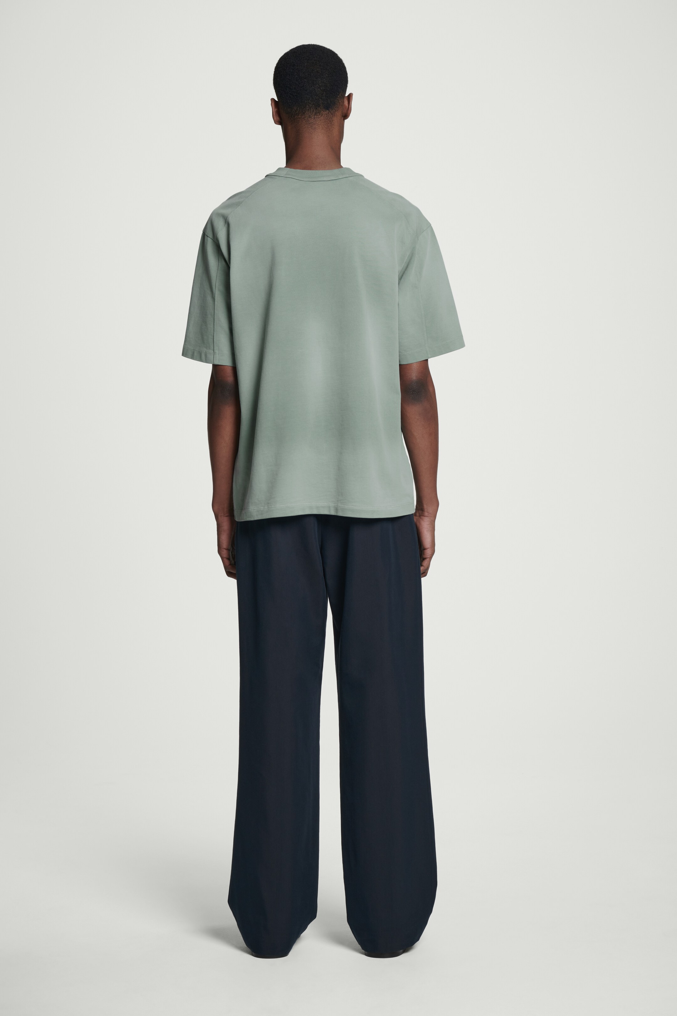 View larger image: OVERSIZED WASHED-JERSEY MOCK-NECK T-SHIRT - GREEN - Men | H&M GB 5