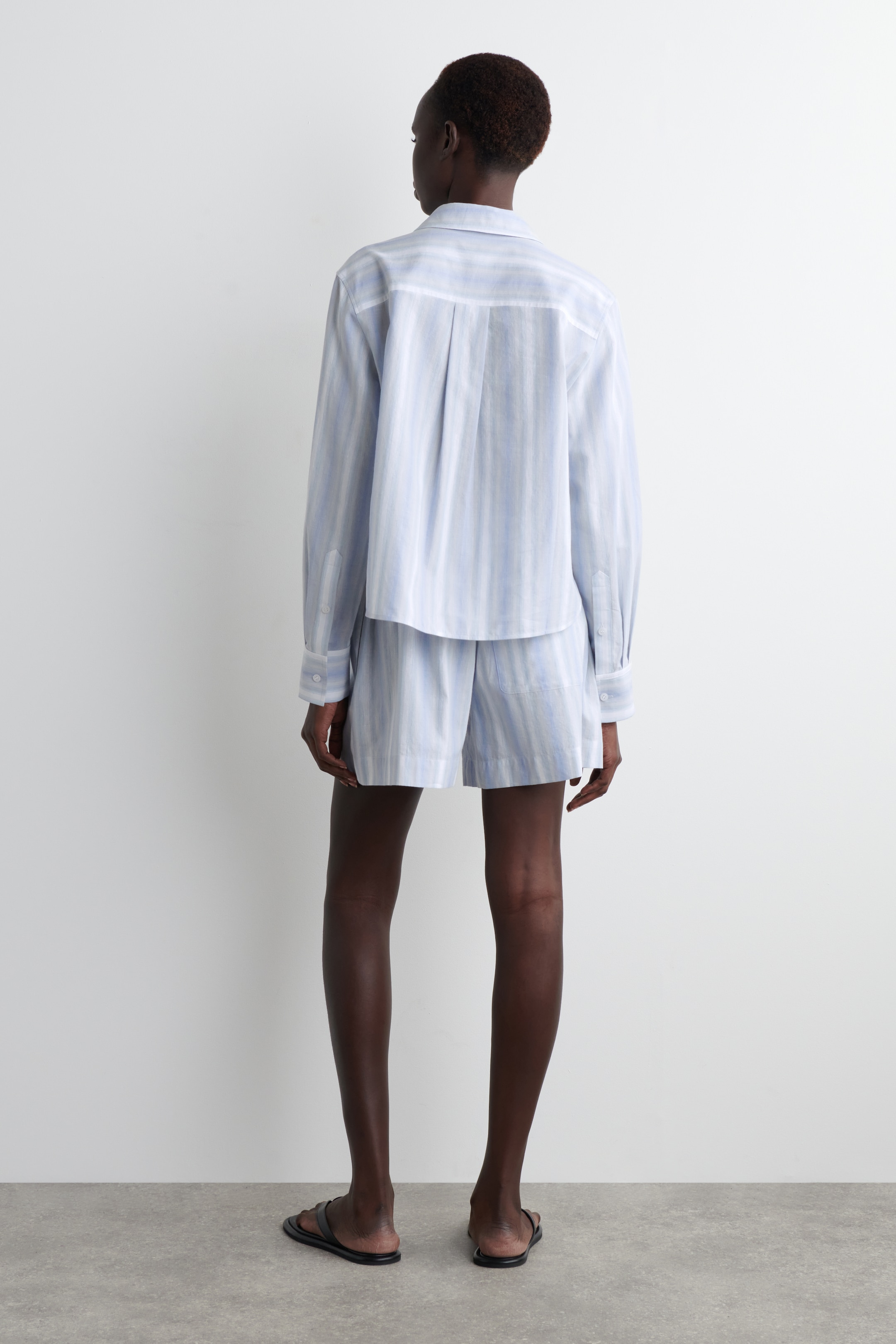 Visualizza immagine più grande: SHORTS A RIGHE IN SEERSUCKER - BLU / RIGHE - DONNA | H&M IT 2