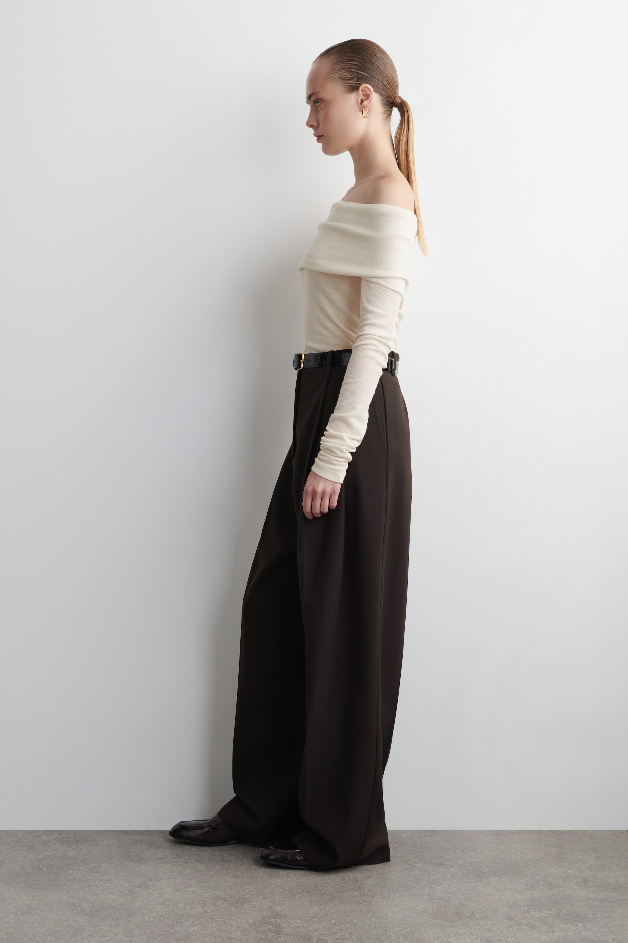 OFF-THE-SHOULDER MERINO WOOL TOP