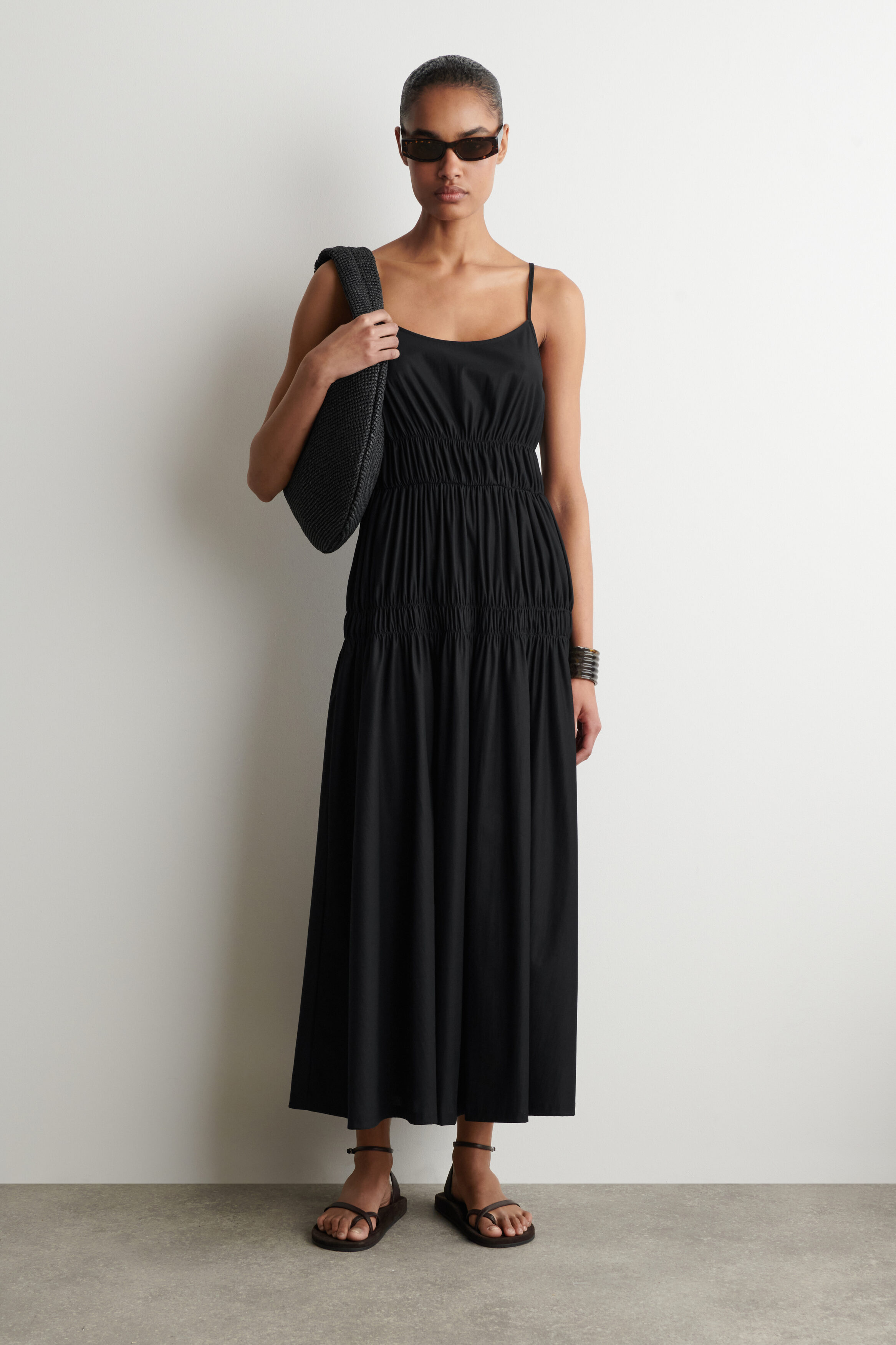 lcdc キャミ　glowny blackup cos musinsa GATHERED JERSEY MIDI DRESS - BLACK | COS US