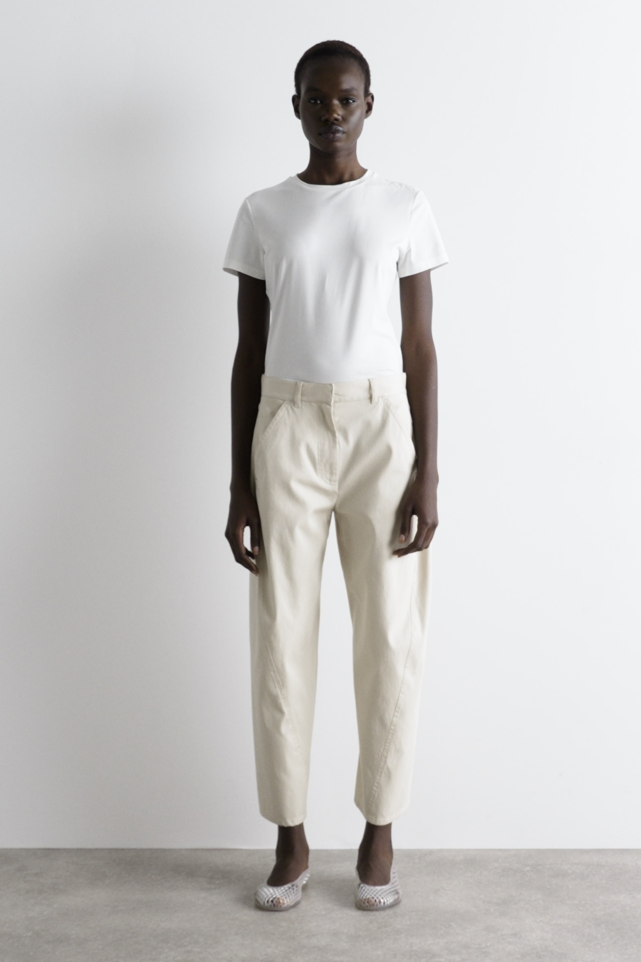 新品未使用完売品【COS】BARREL-LEG COTTON TROUSERS BARREL-LEG COTTON TROUSERS - OFF-WHITE | COS