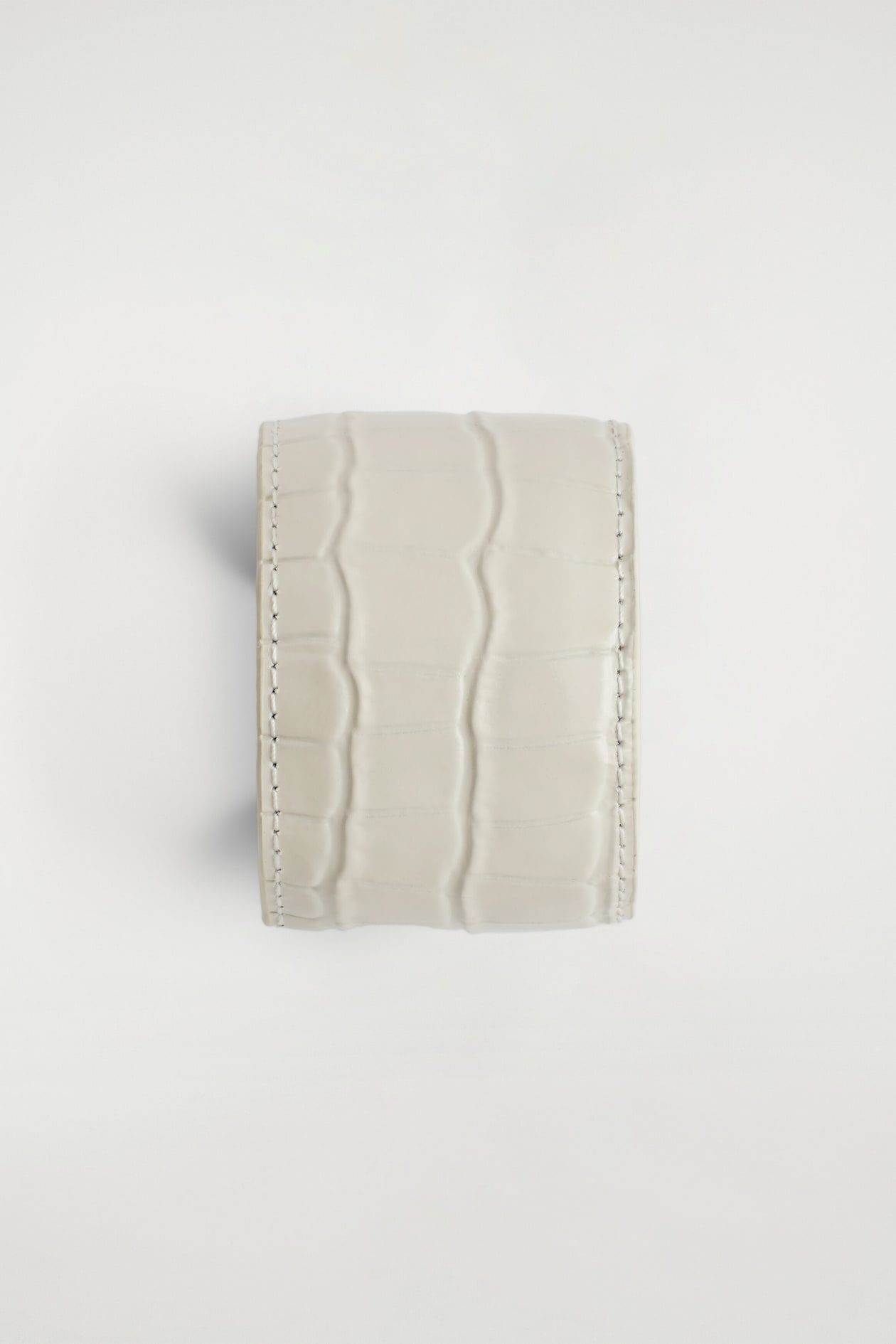 CROC-EFFECT LEATHER CUFF — WHITE