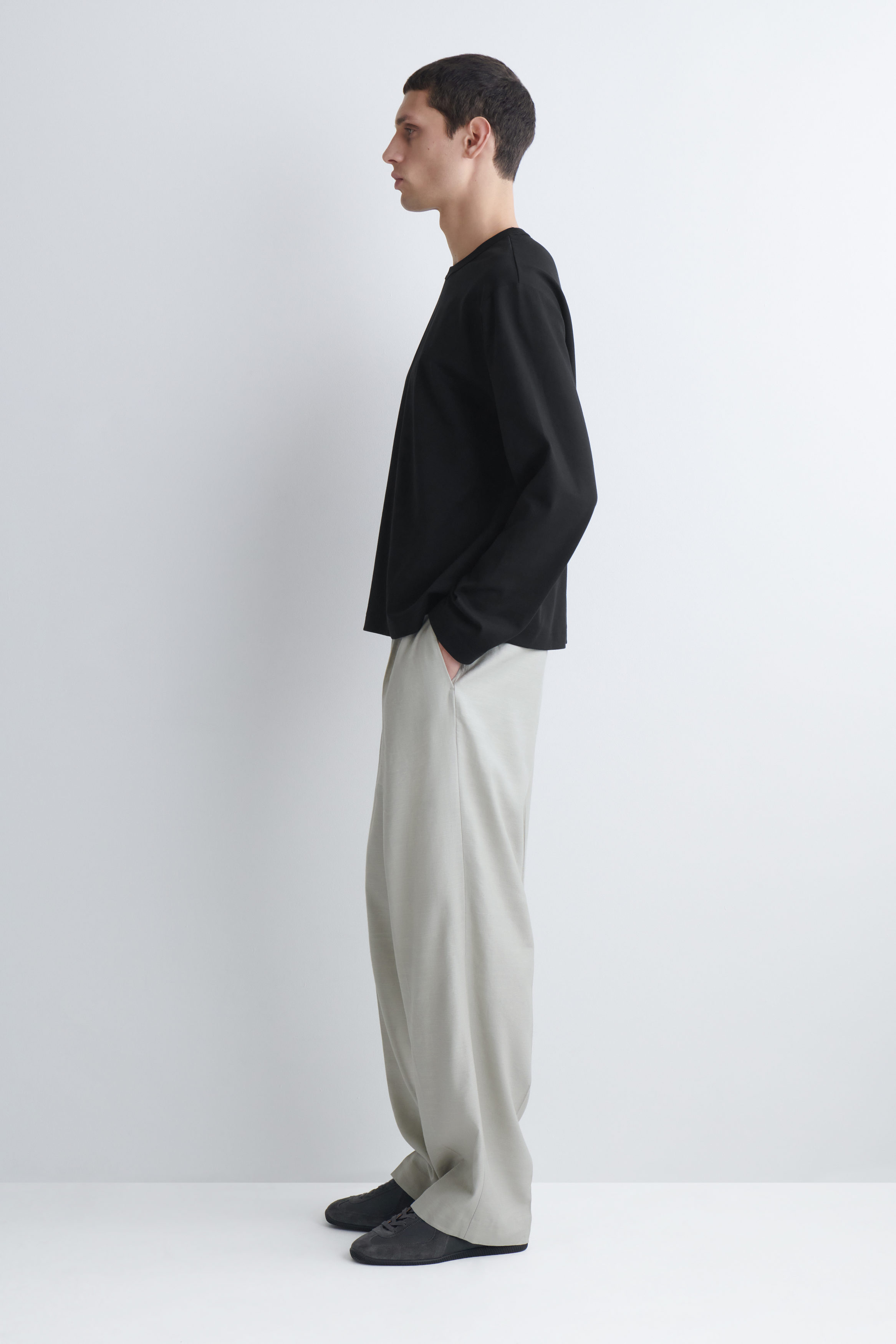 RELAXED JERSEY INTERLOCK LONG-SLEEVED T-SHIRT - BLACK | COS US