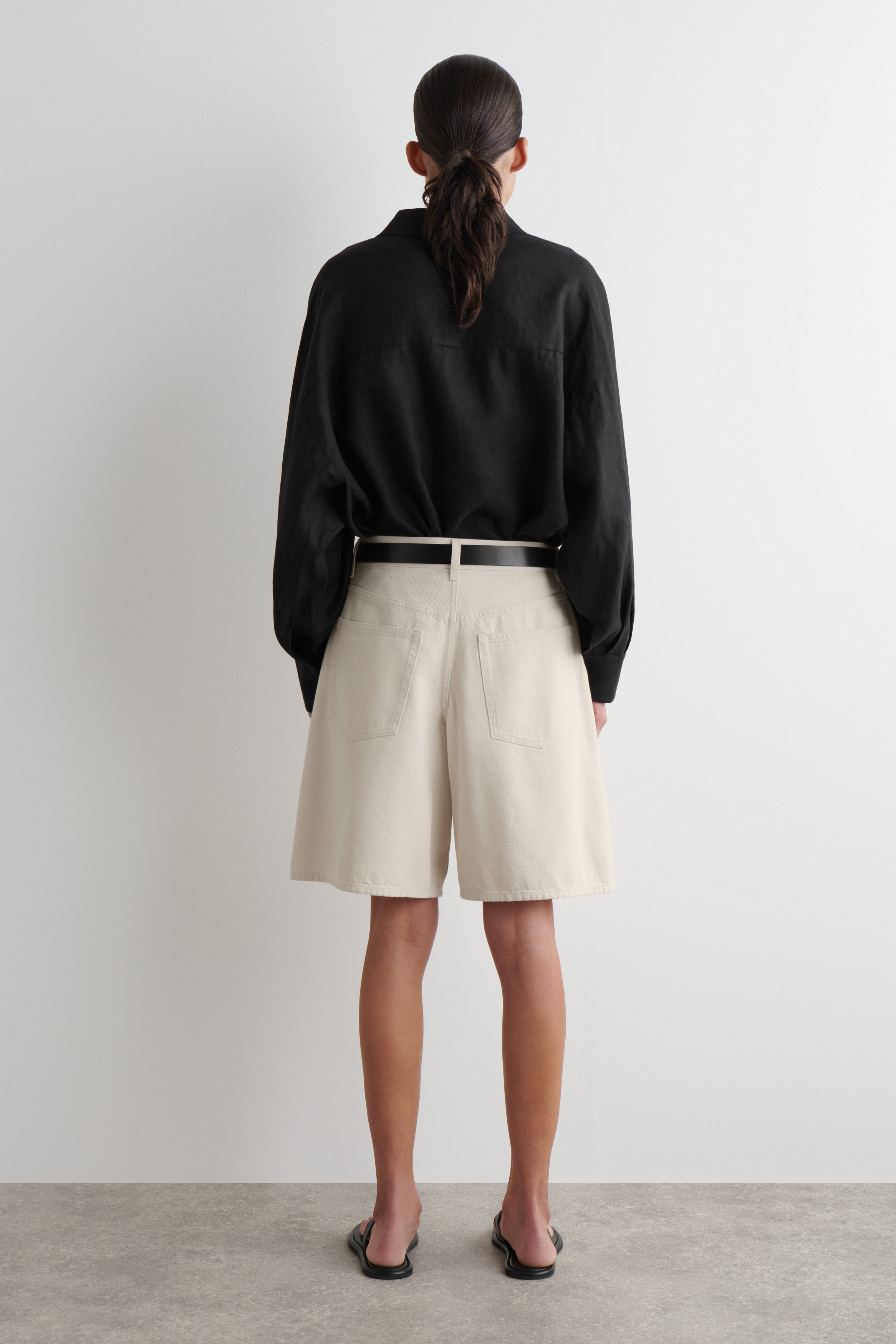 WIDE-LEG DENIM SHORTS - CHALK | COS