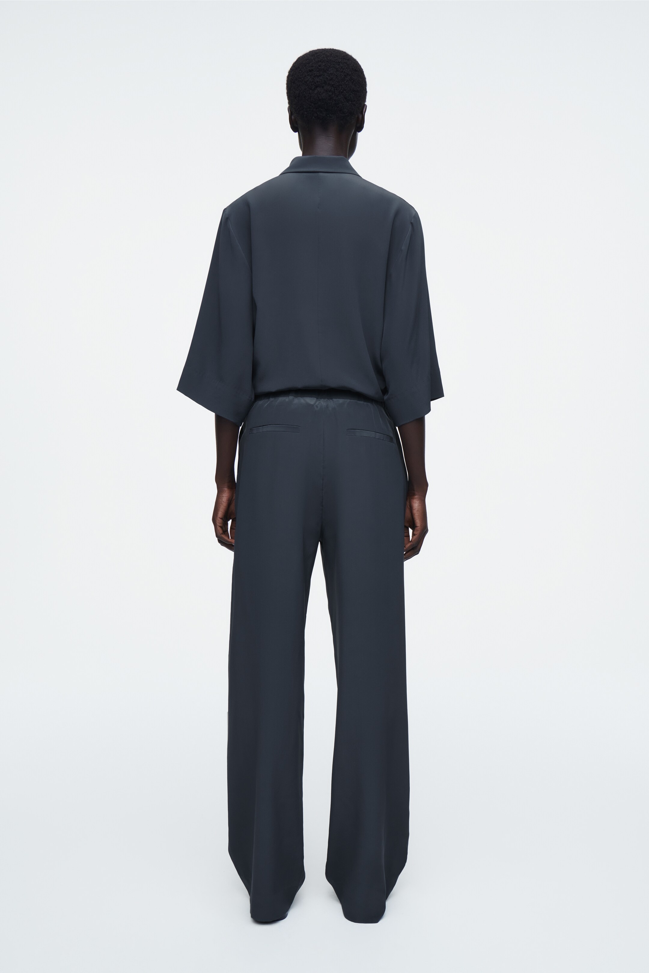 View larger image: RELAXED SILK TROUSERS - NAVY - Ladies | H&M GB 5