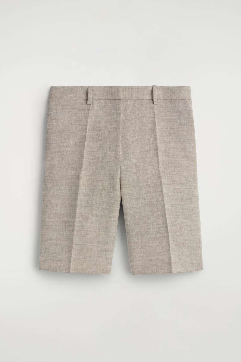 Tailored Linen Shorts in Beige