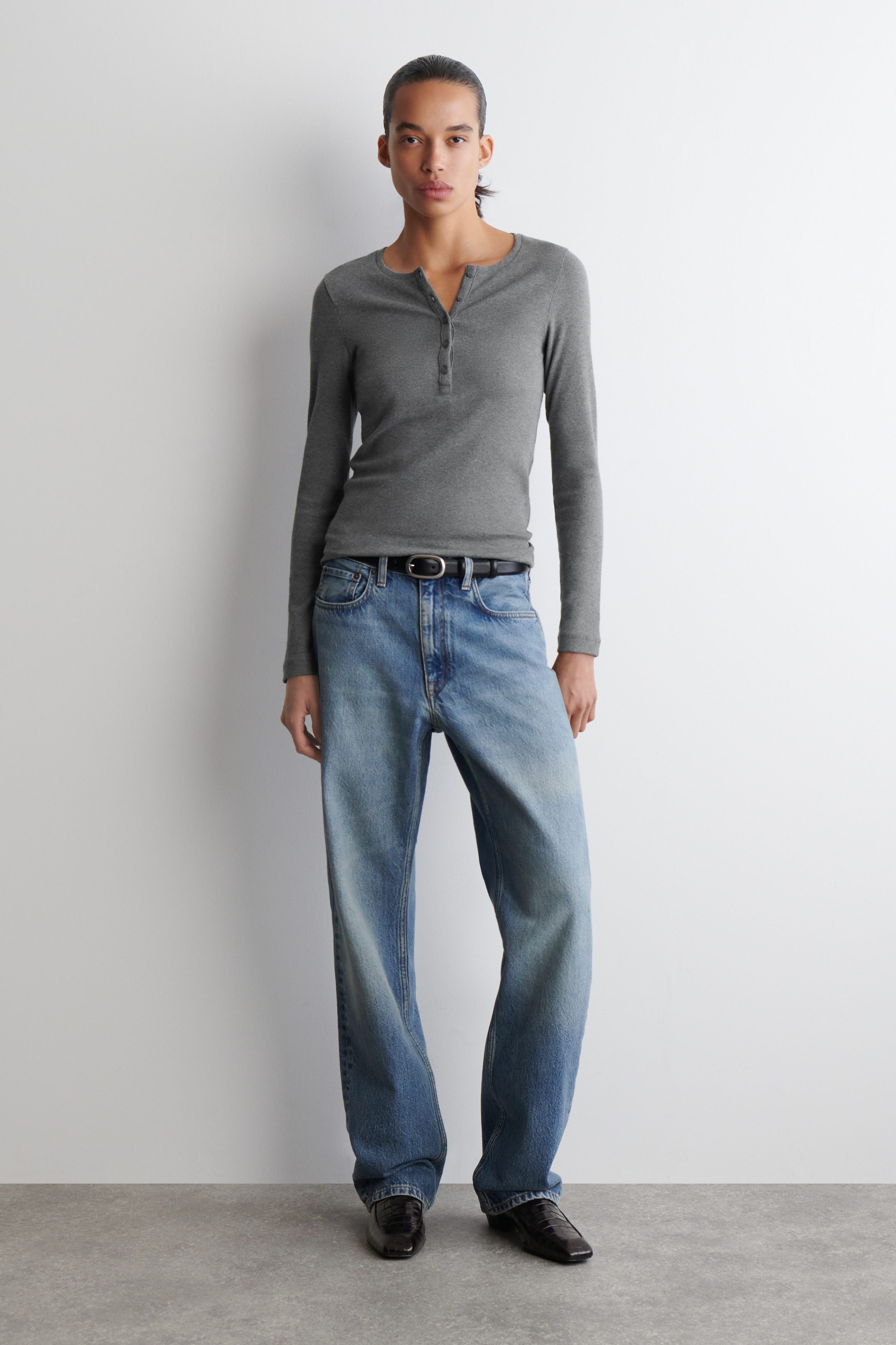 LONG-SLEEVED HENLEY TOP
