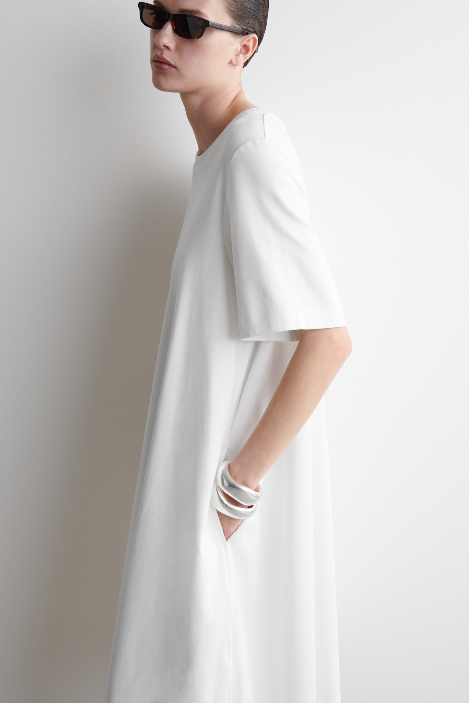 VESTIDO-CAMISETA CORTO ACAMPANADO - BLANCO/ROJO/NEGRO - 5