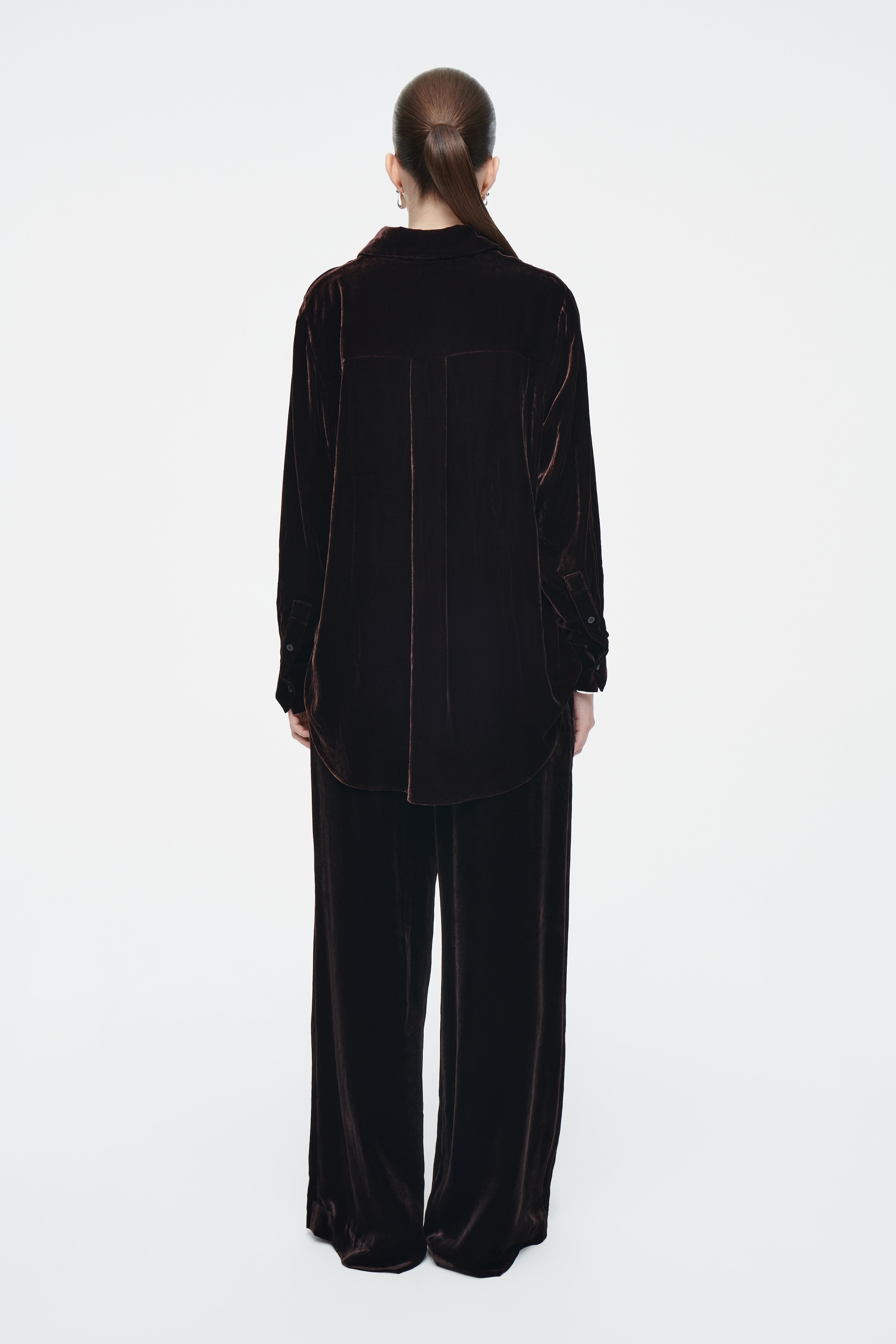 View larger image: RELAXED SILK-BLEND VELVET SHIRT - MAHOGANY - Ladies | H&M GB 5