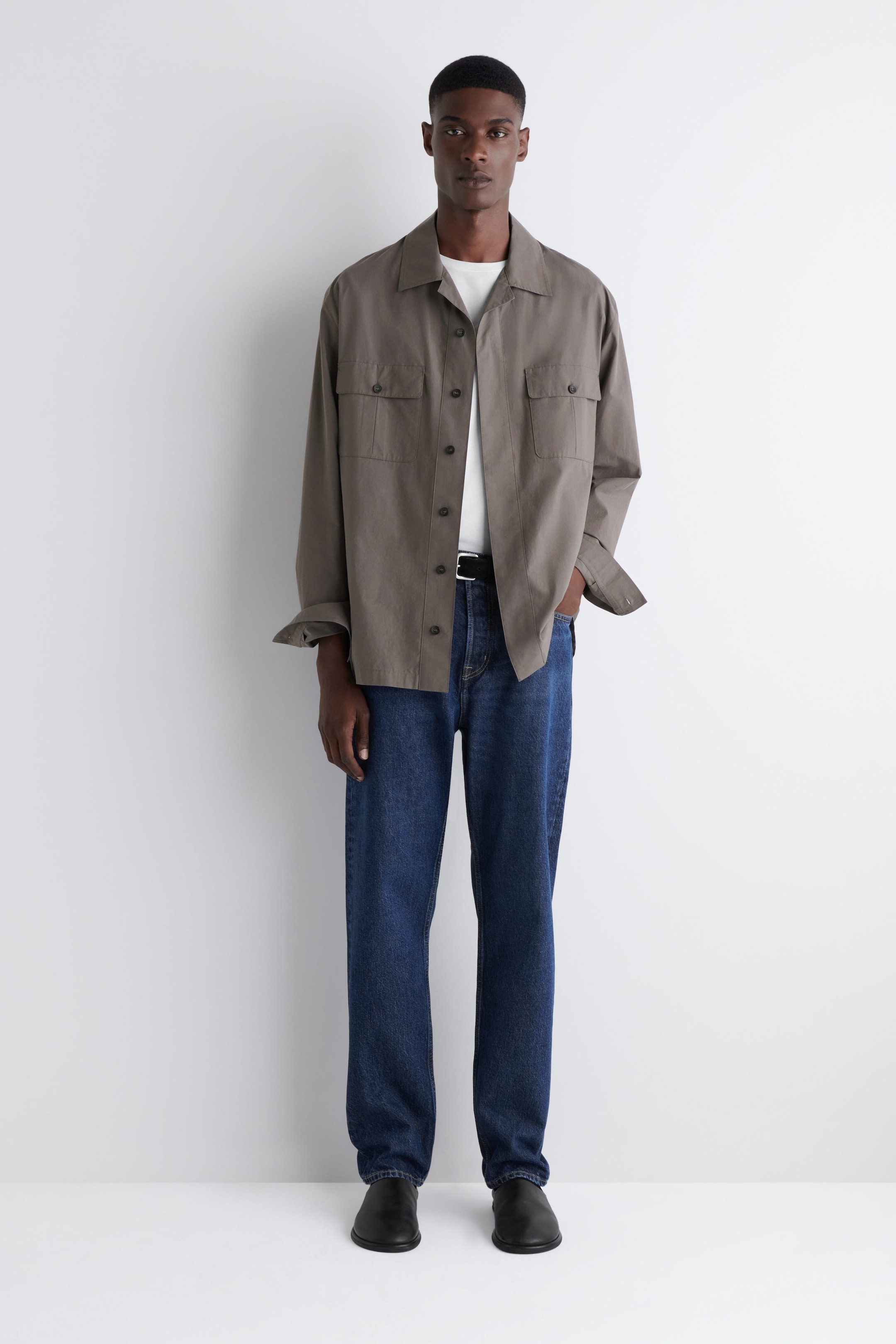 SIGNATURE STRAIGHT-LEG JEANS