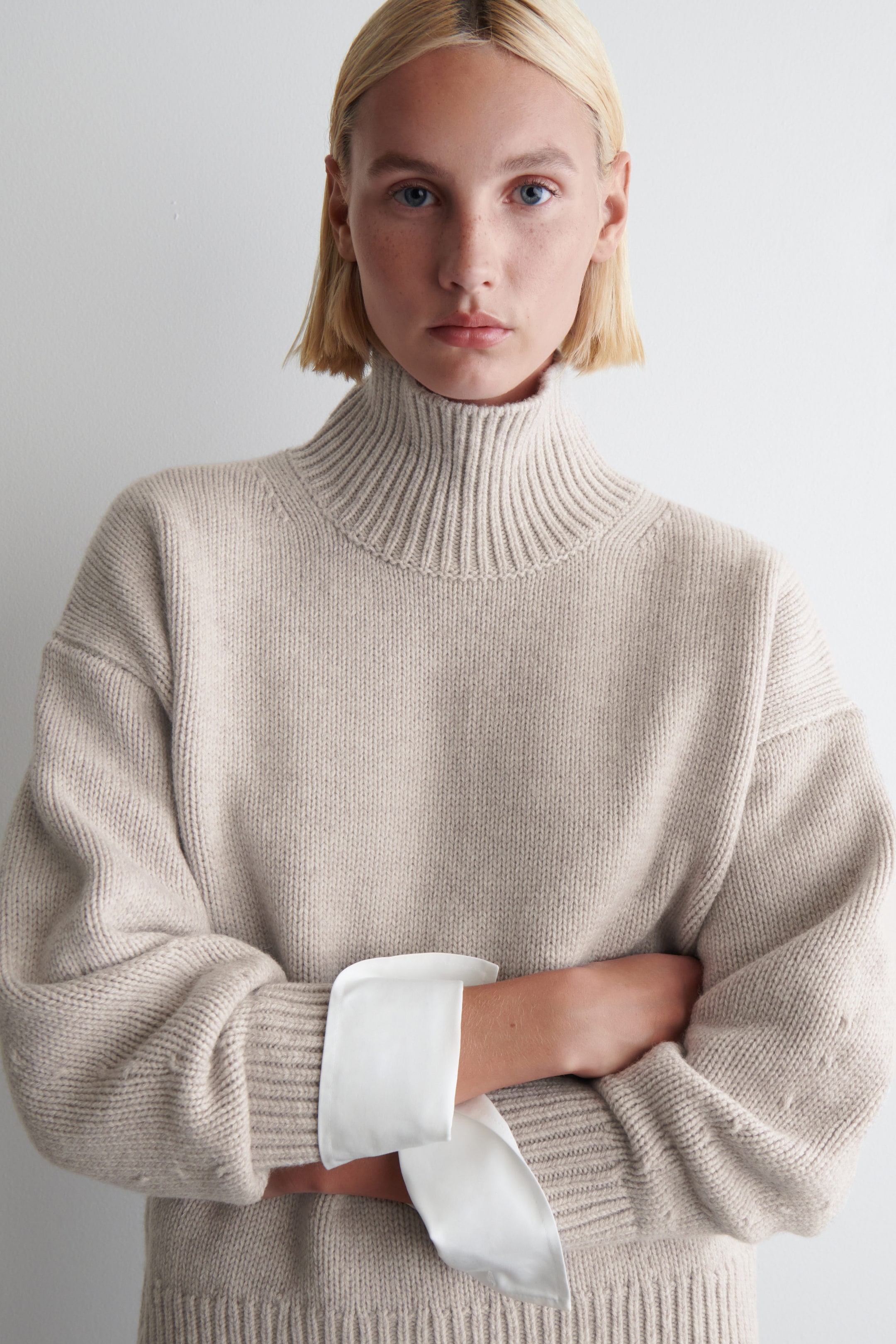 CHUNKY FUNNEL-NECK WOOL SWEATER