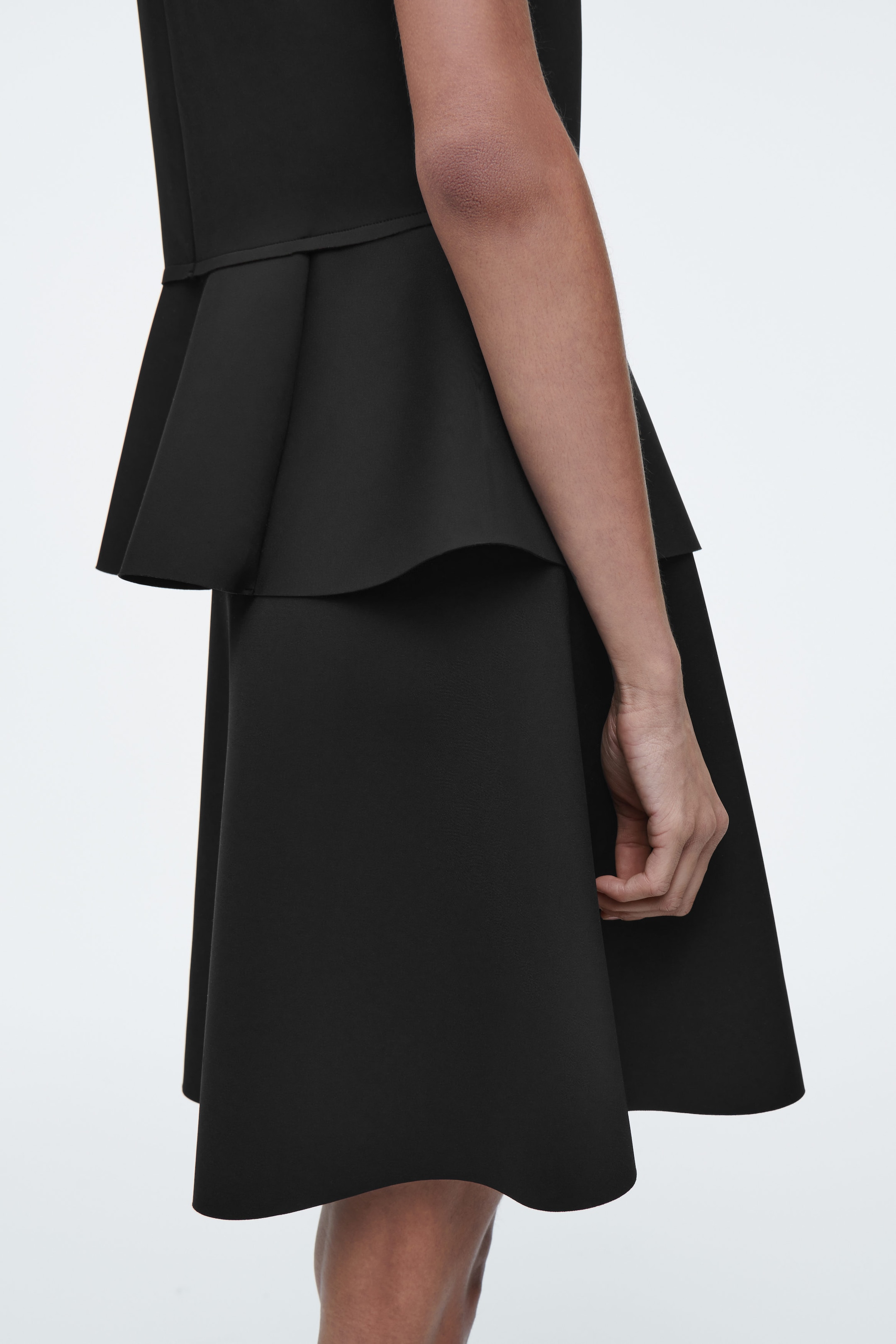 FALDA EVASÉ CORTA DE NEOPRENO