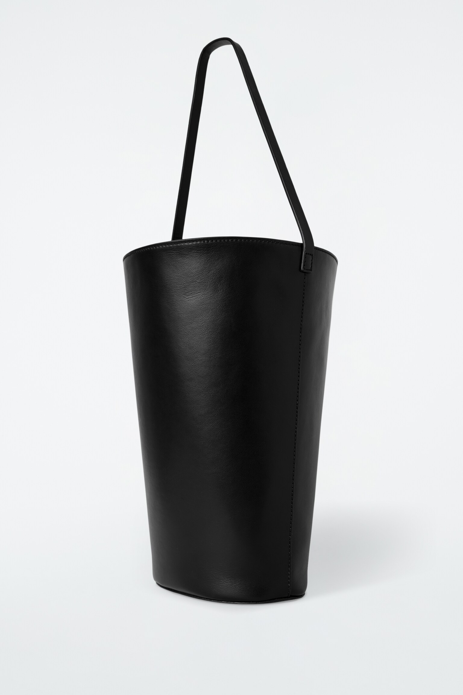 BOLSO BUCKET - PIEL - NEGRO - 4