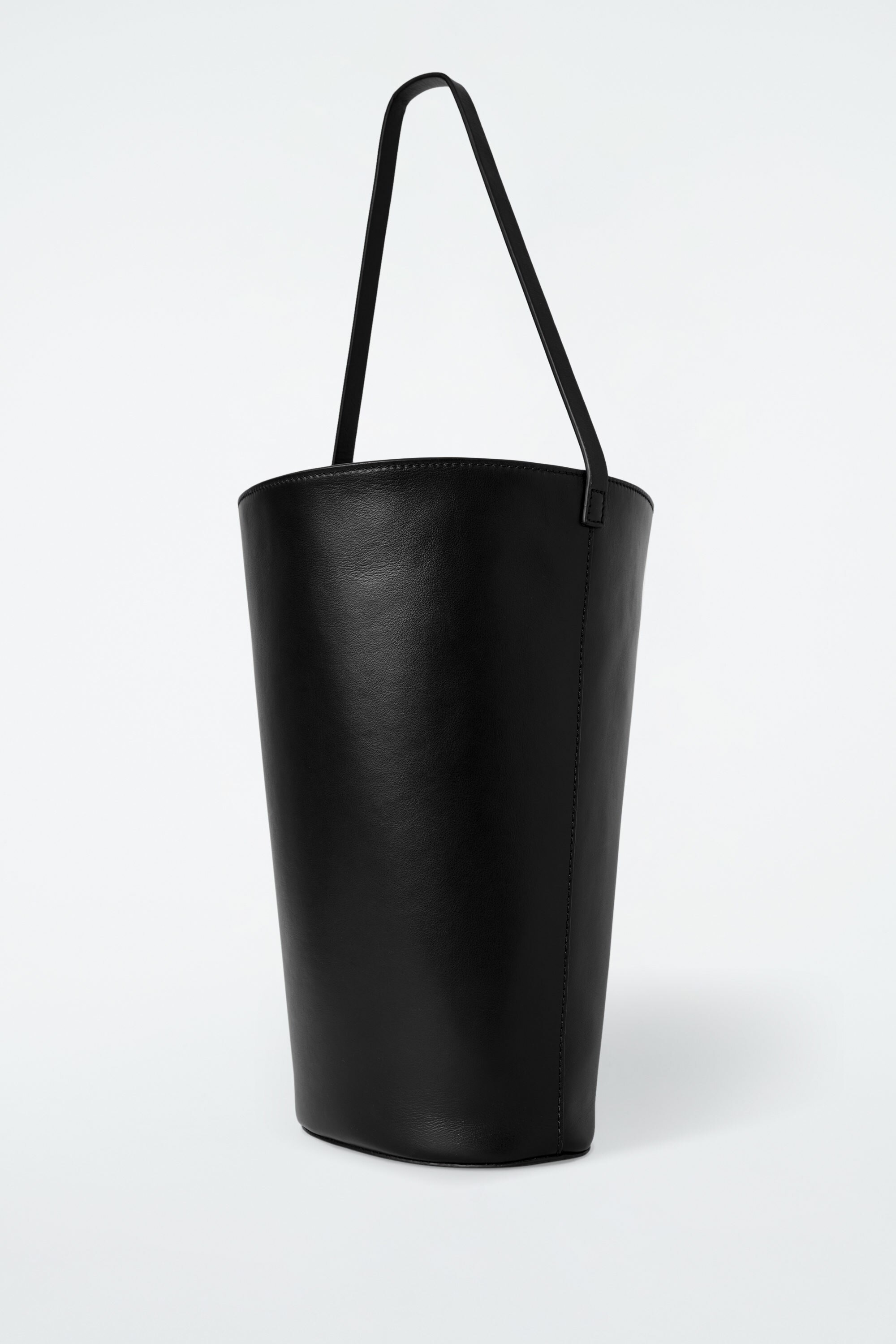 BUCKET BAG - LEATHER - BLACK | COS